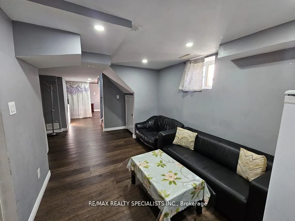 64 Botavia Downs Drive