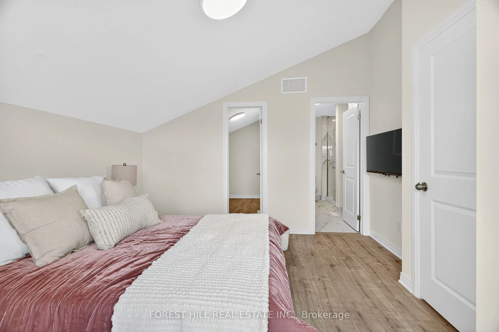 49 WILLIAM CRAGG Drive, #C