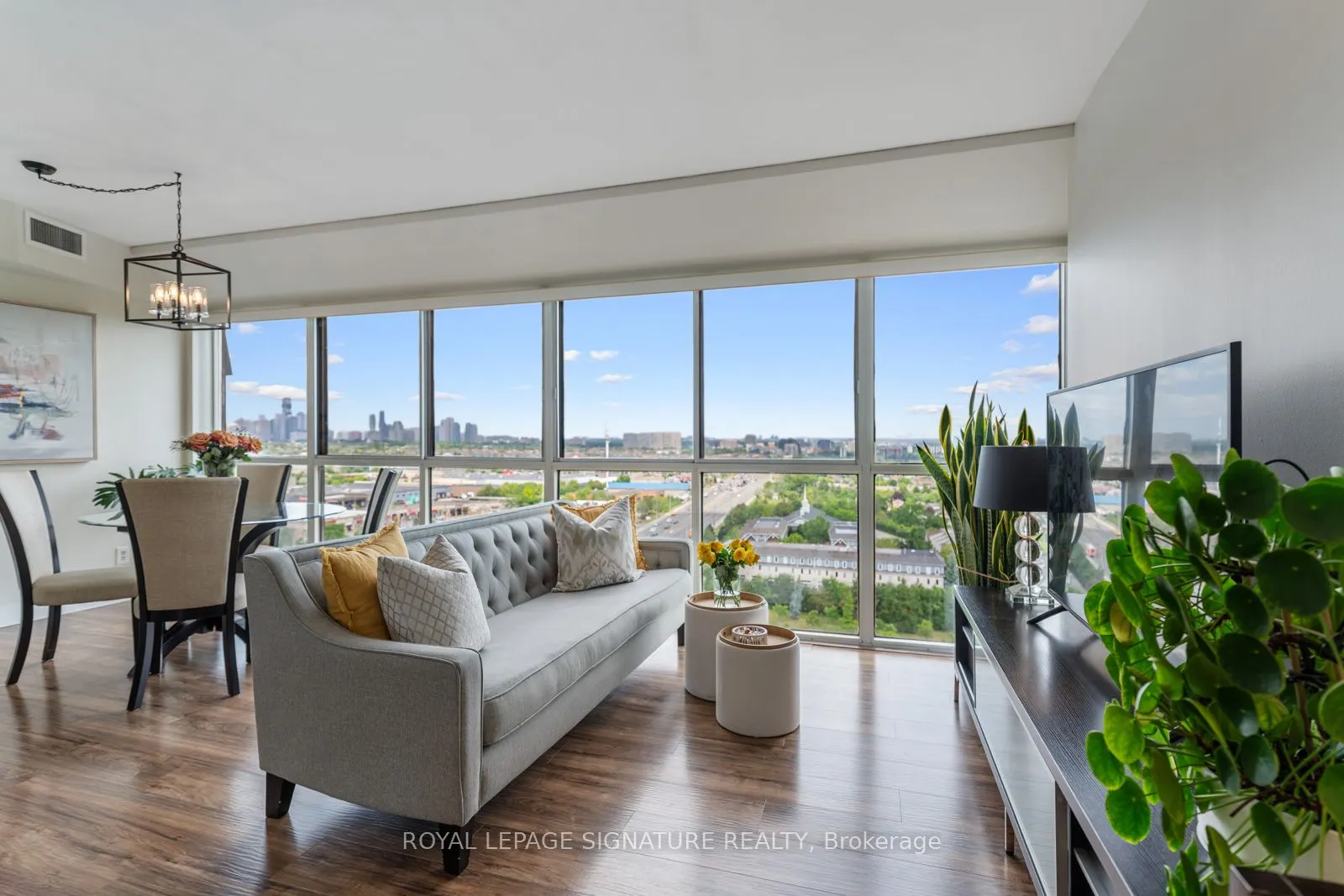880 Dundas Street W, #LPH4