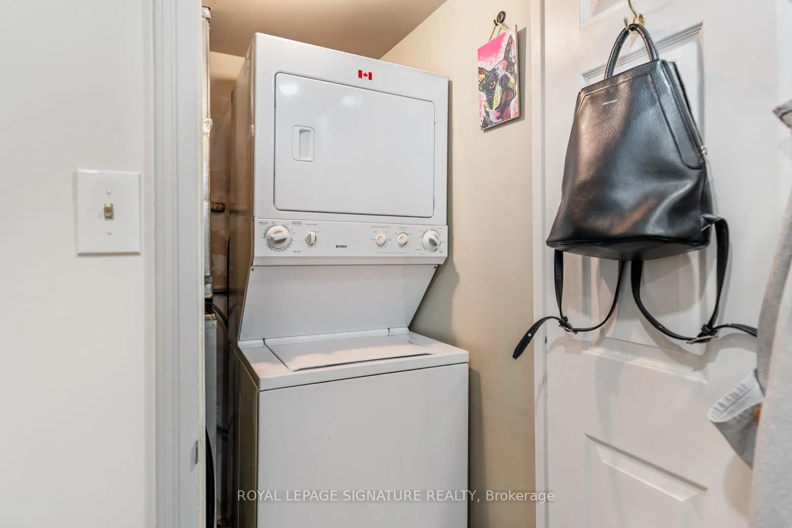 880 Dundas Street W, #LPH4