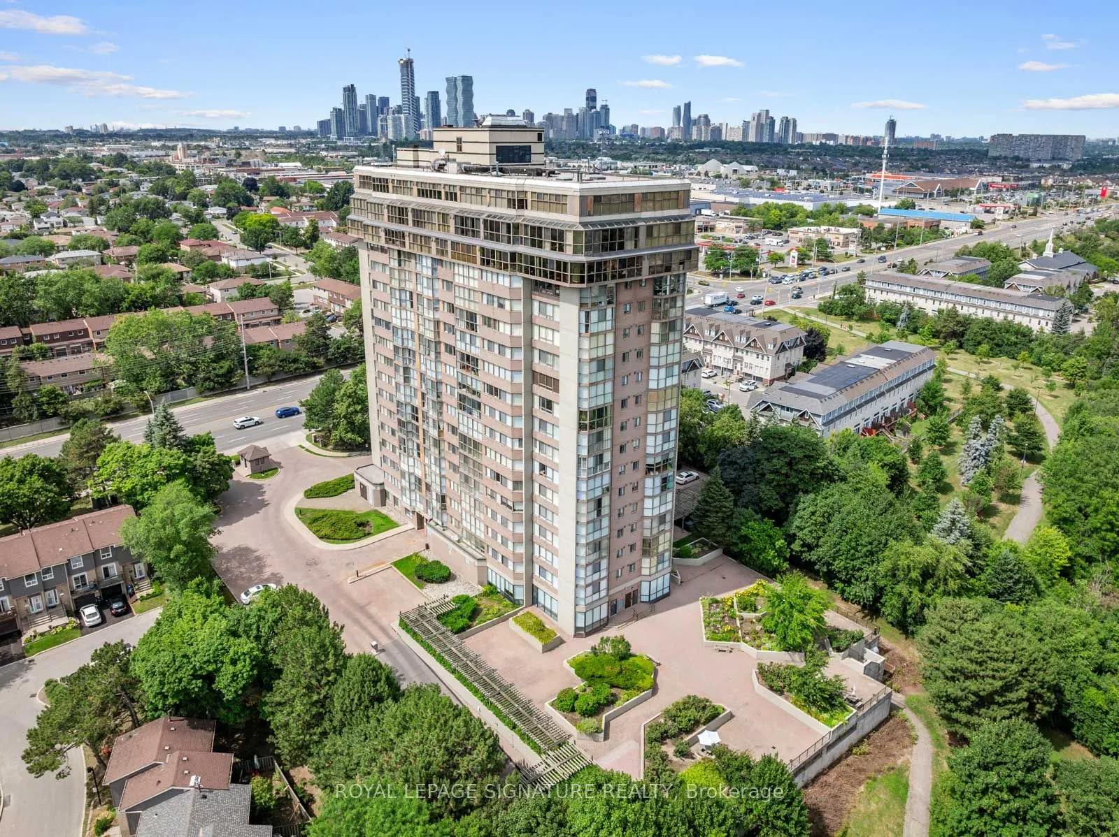 880 Dundas Street W, #LPH4