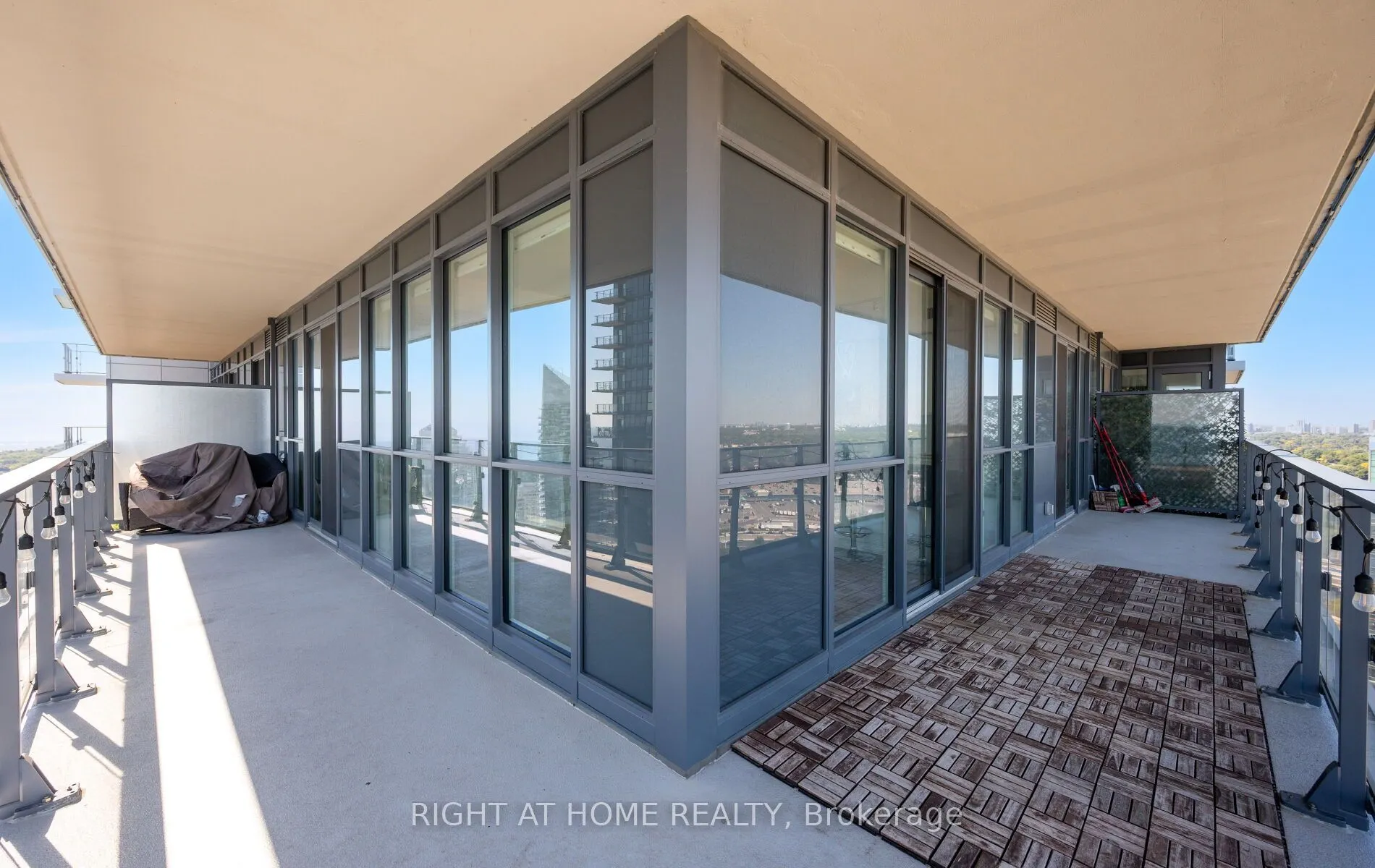 10 Park Lawn Road, #3409