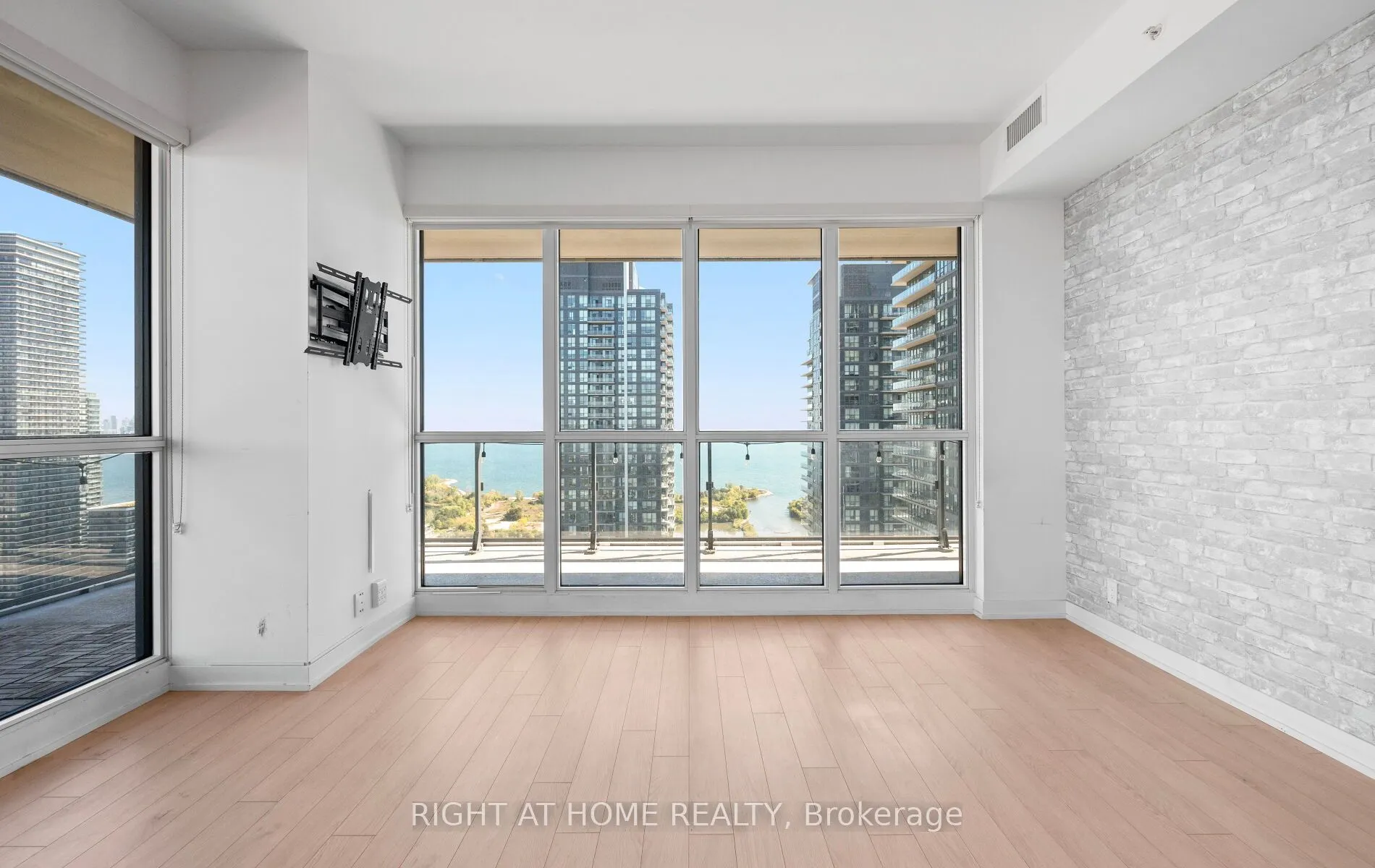10 Park Lawn Road, #3409