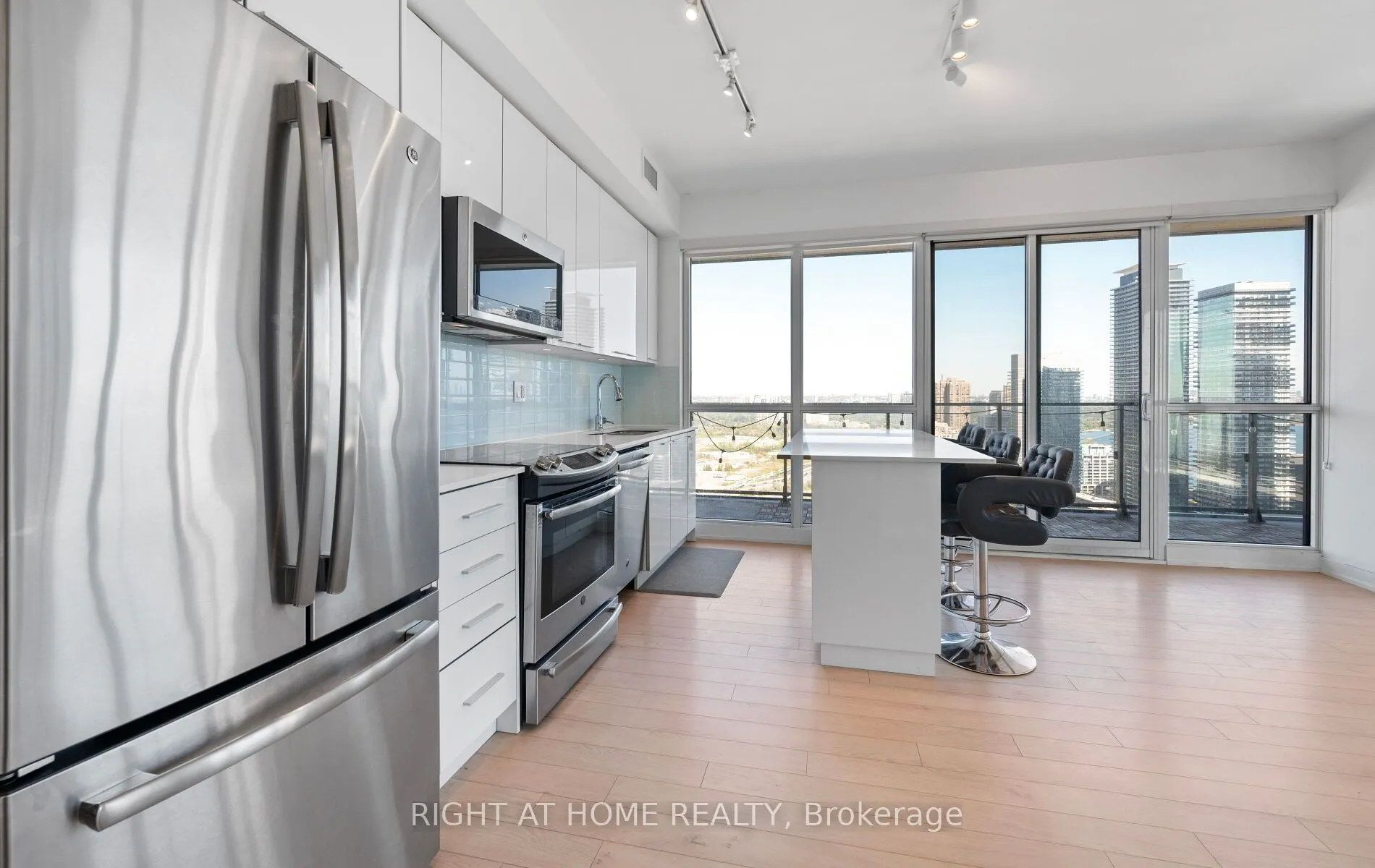 10 Park Lawn Road, #3409