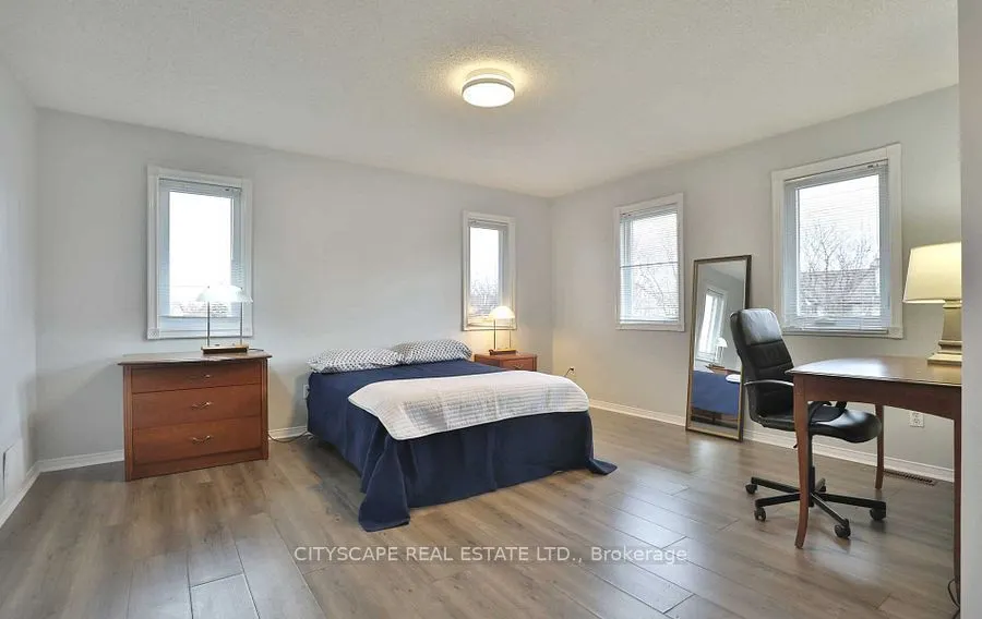 3263 Loyalist Drive