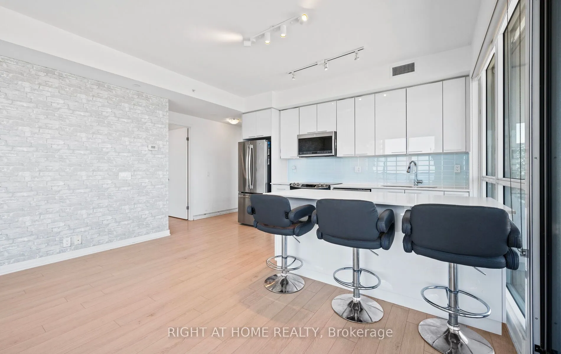 10 Park Lawn Road, #3409