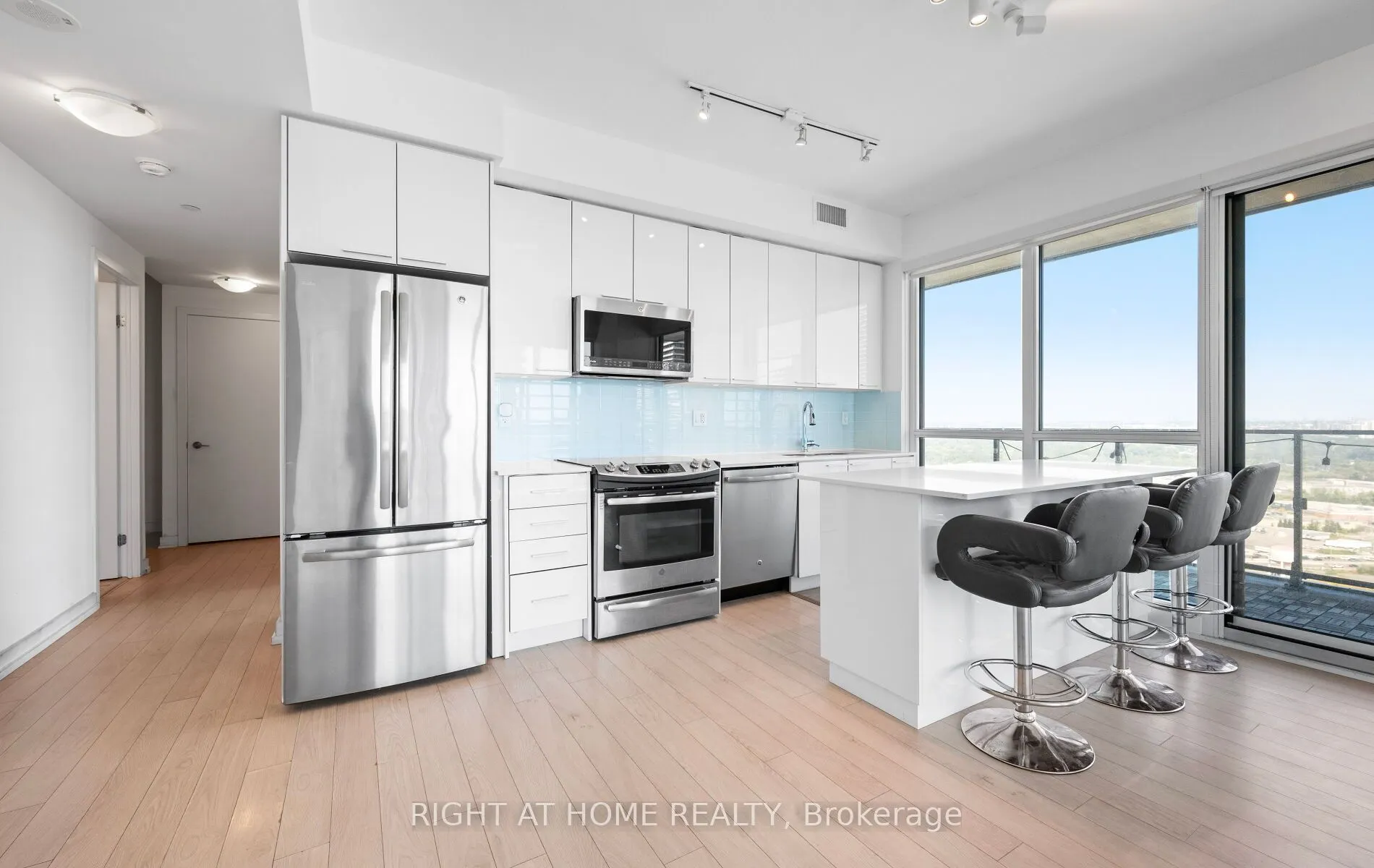 10 Park Lawn Road, #3409