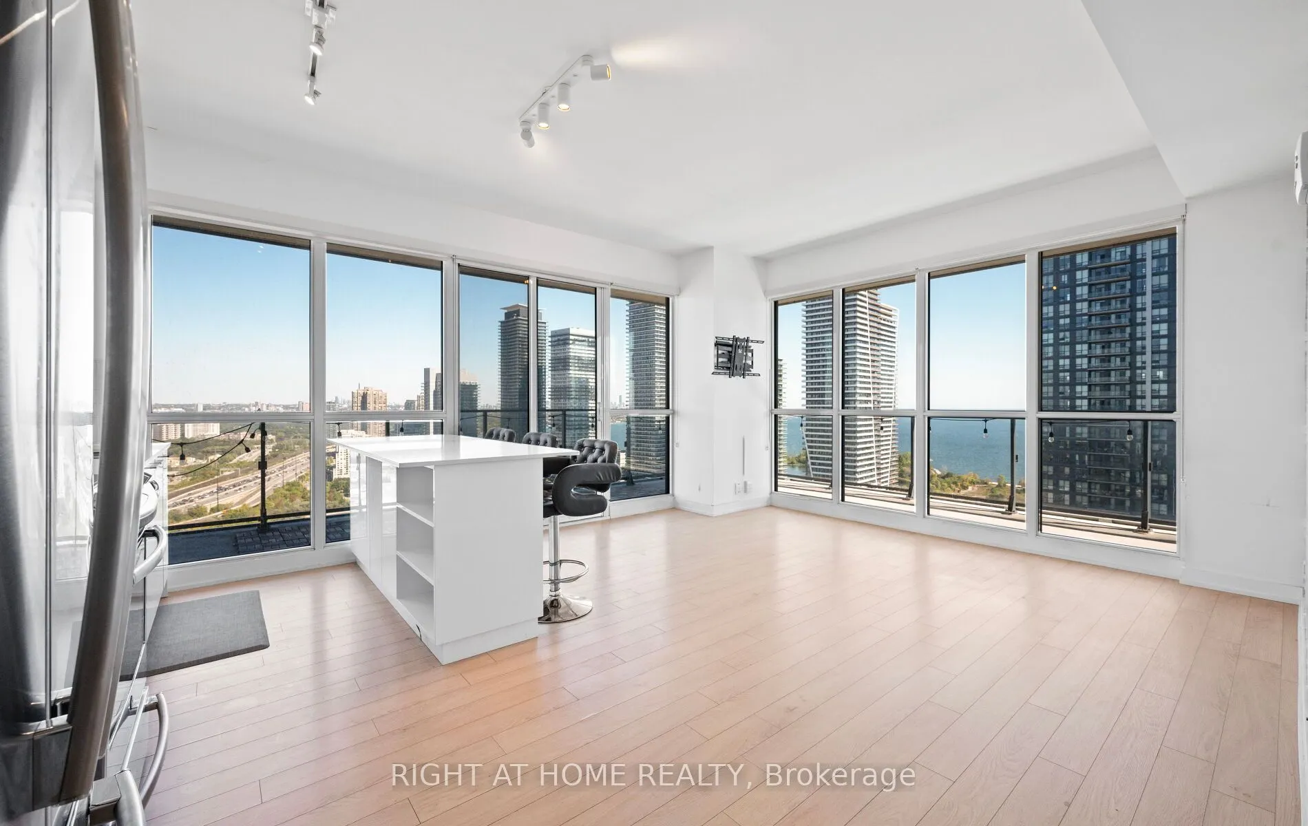 10 Park Lawn Road, #3409