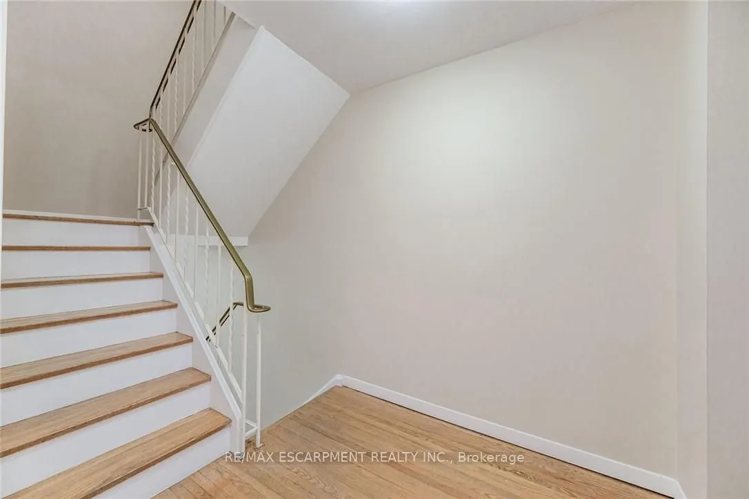 5479 Schueller Crescent
