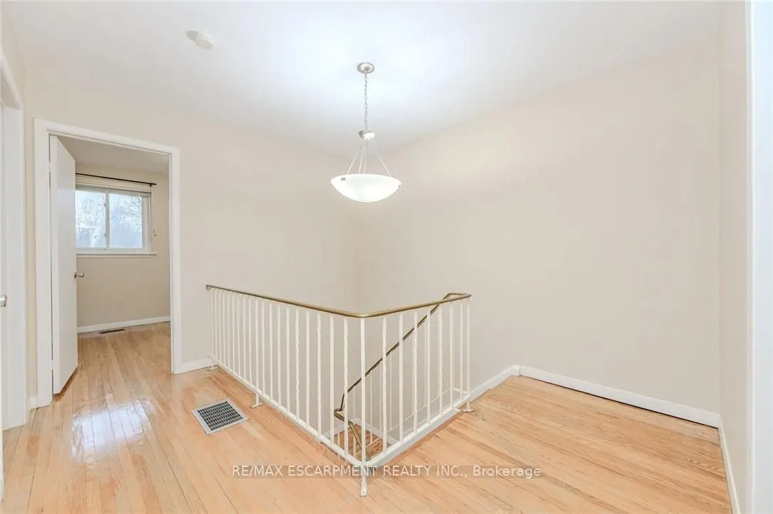 5479 Schueller Crescent