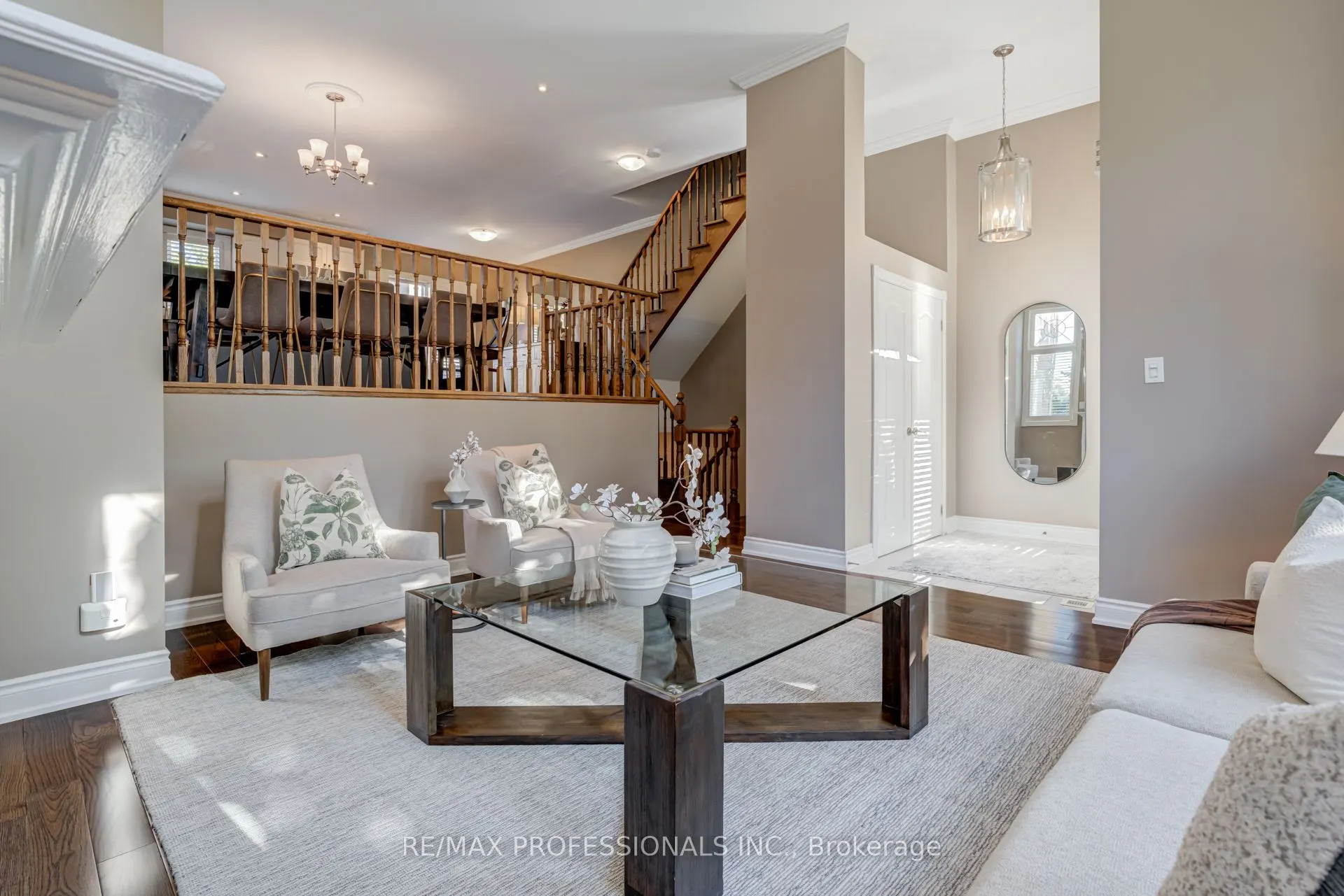 2264 Lake Shore Boulevard W