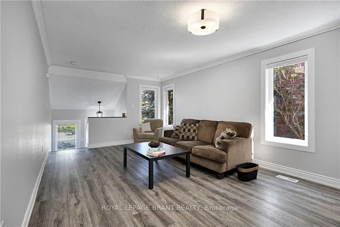 10 Harley Avenue