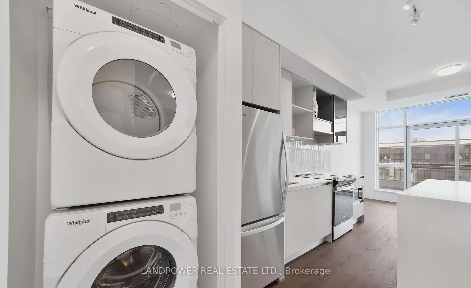 405 Dundas Street W, #PH09