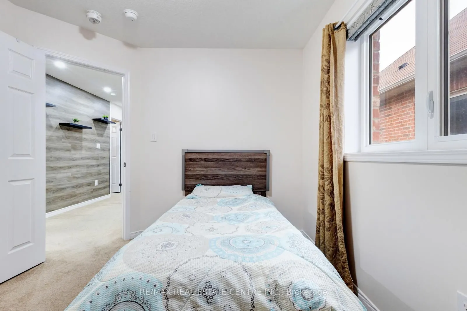 11 Hoover Road