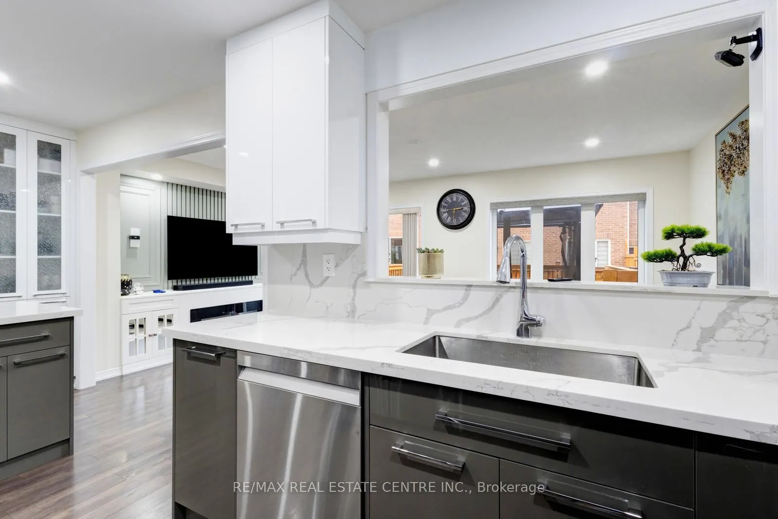 11 Hoover Road