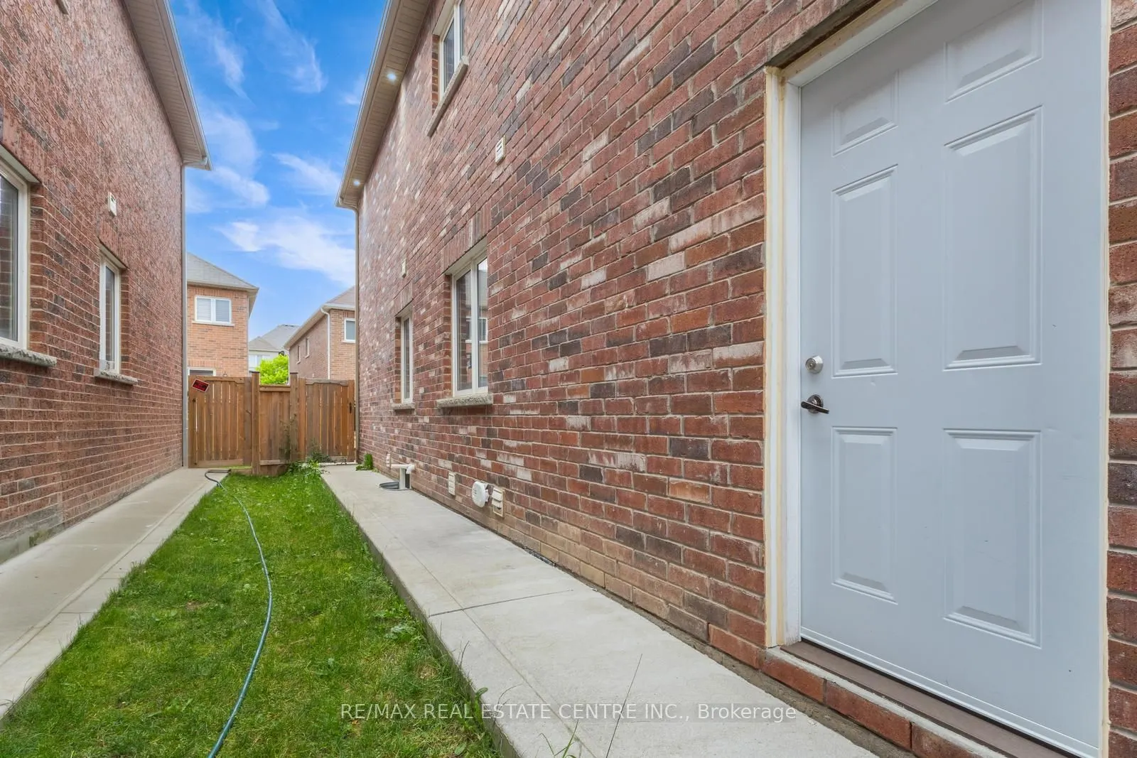 11 Hoover Road
