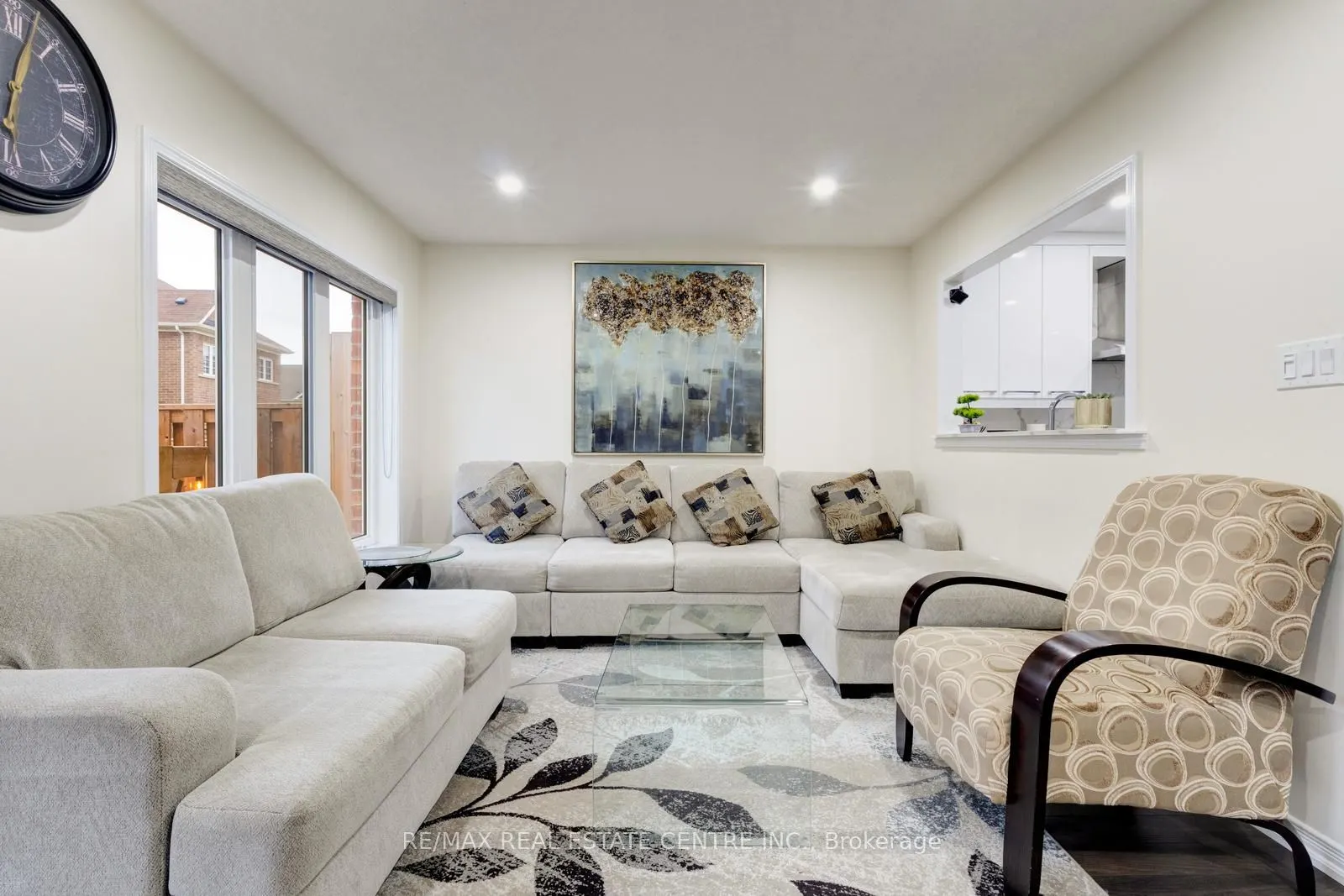 11 Hoover Road