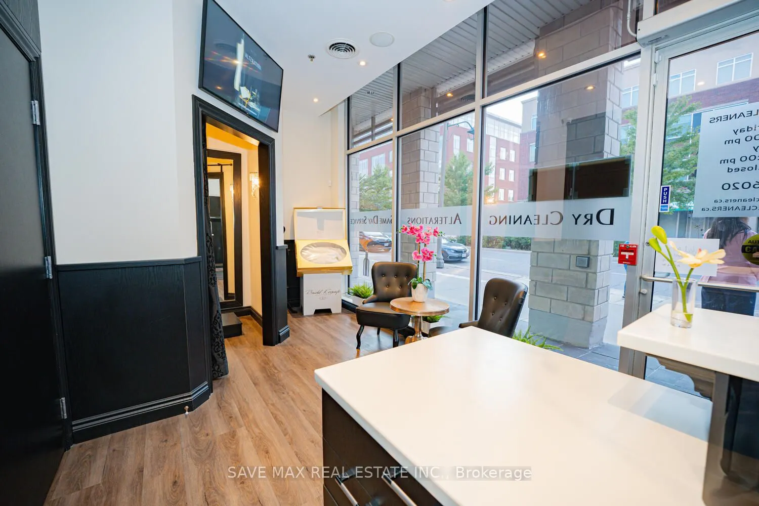 216 Oak Park Boulevard, #113