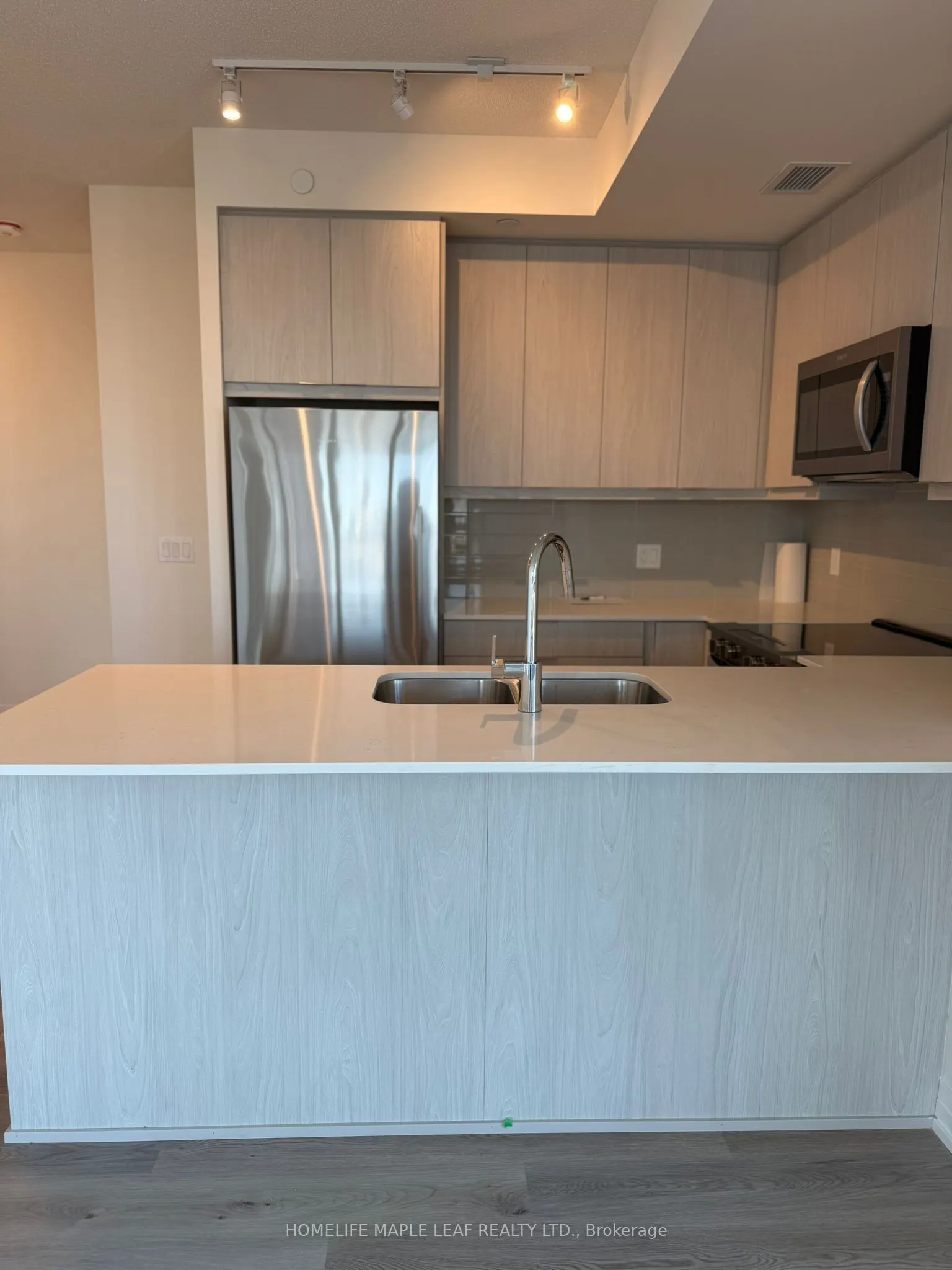 15 Watergarden Drive, #901