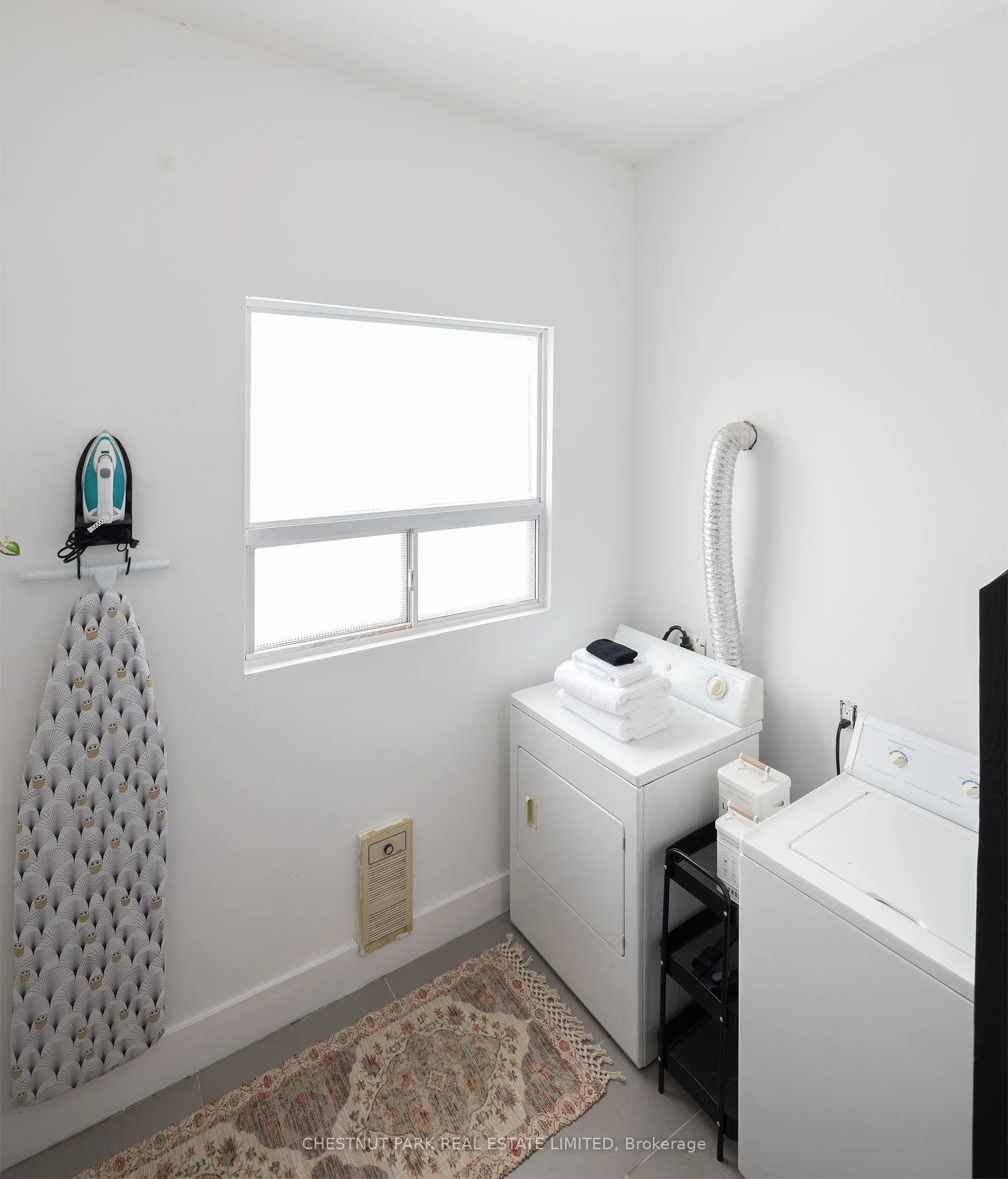 9 Elm Grove Avenue, #Main Floor
