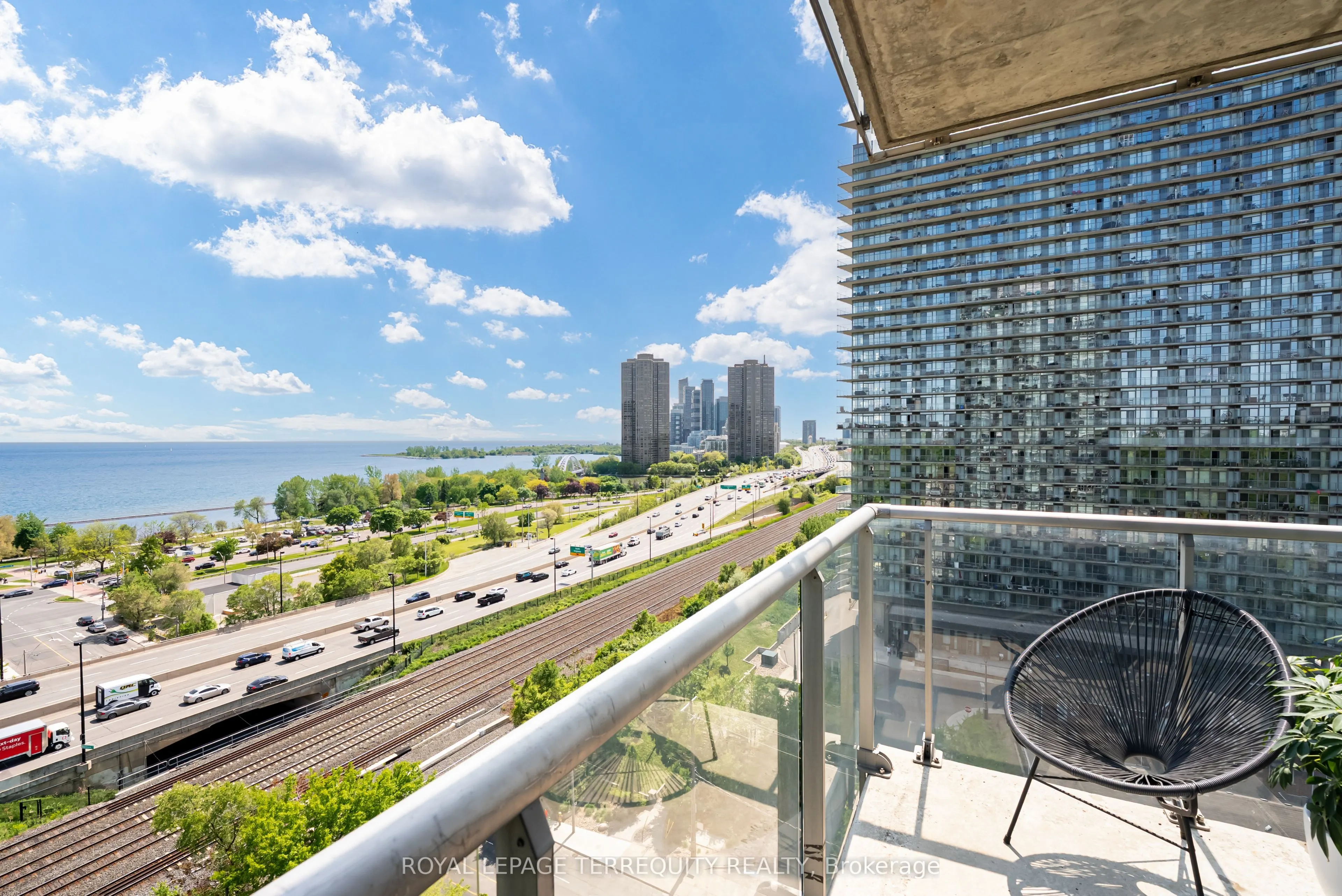 15 Windermere Avenue, #1210