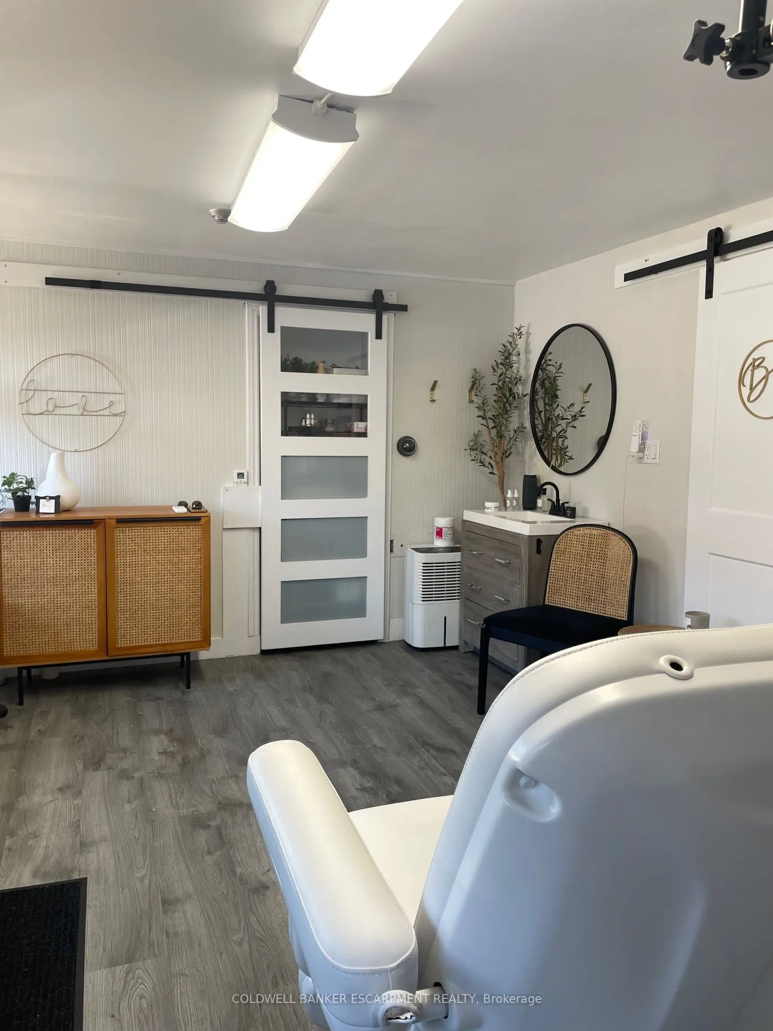 27 Main Street S, #2