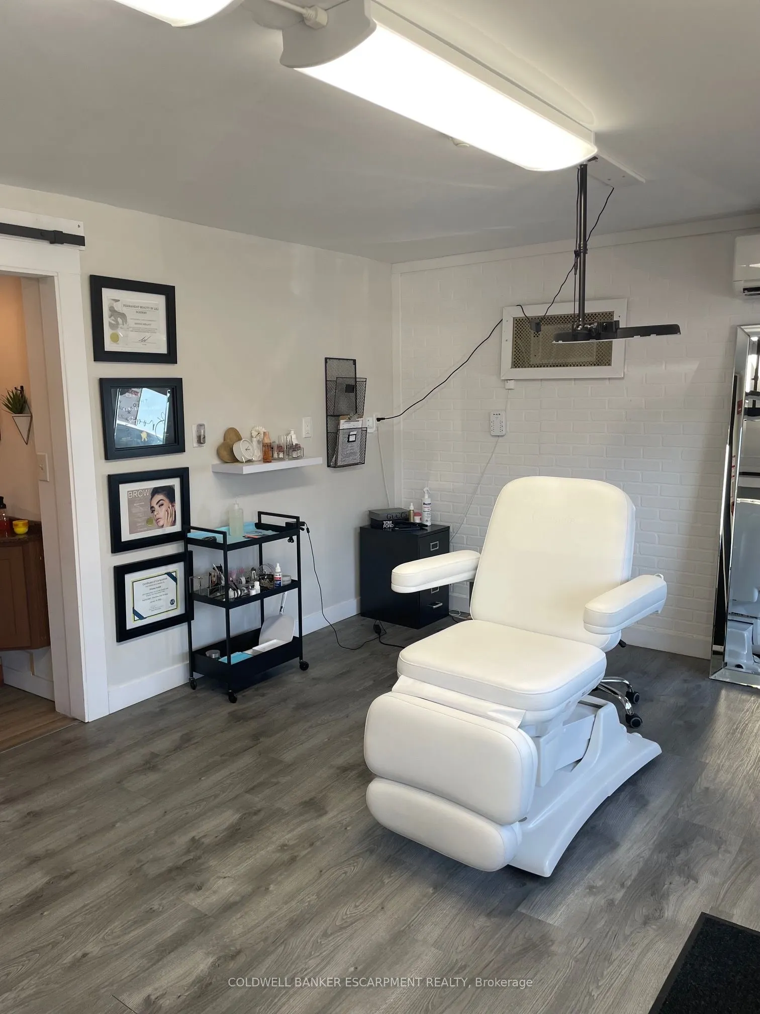 27 Main Street S, #2