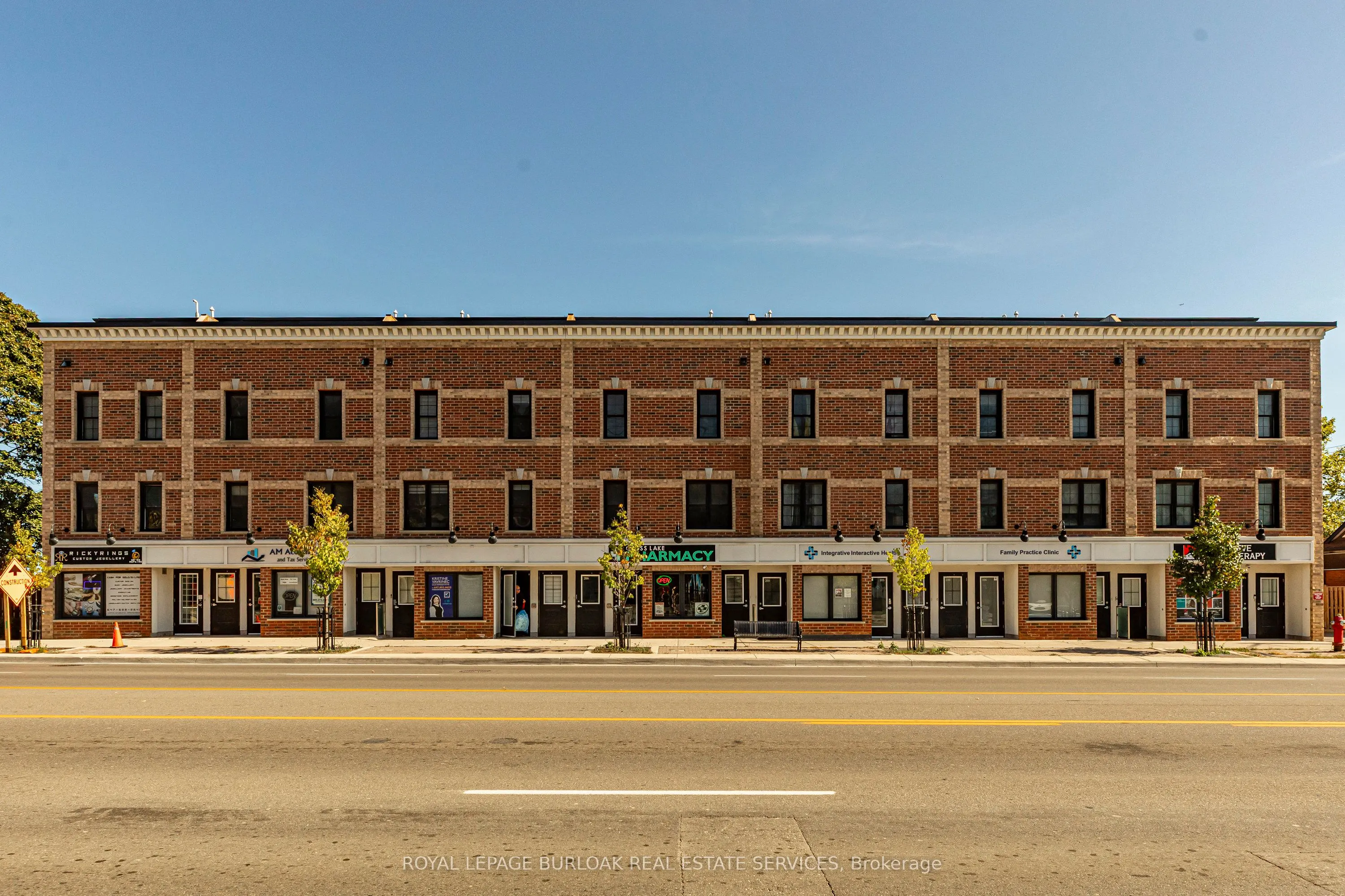 760 Lakeshore Road E, #207