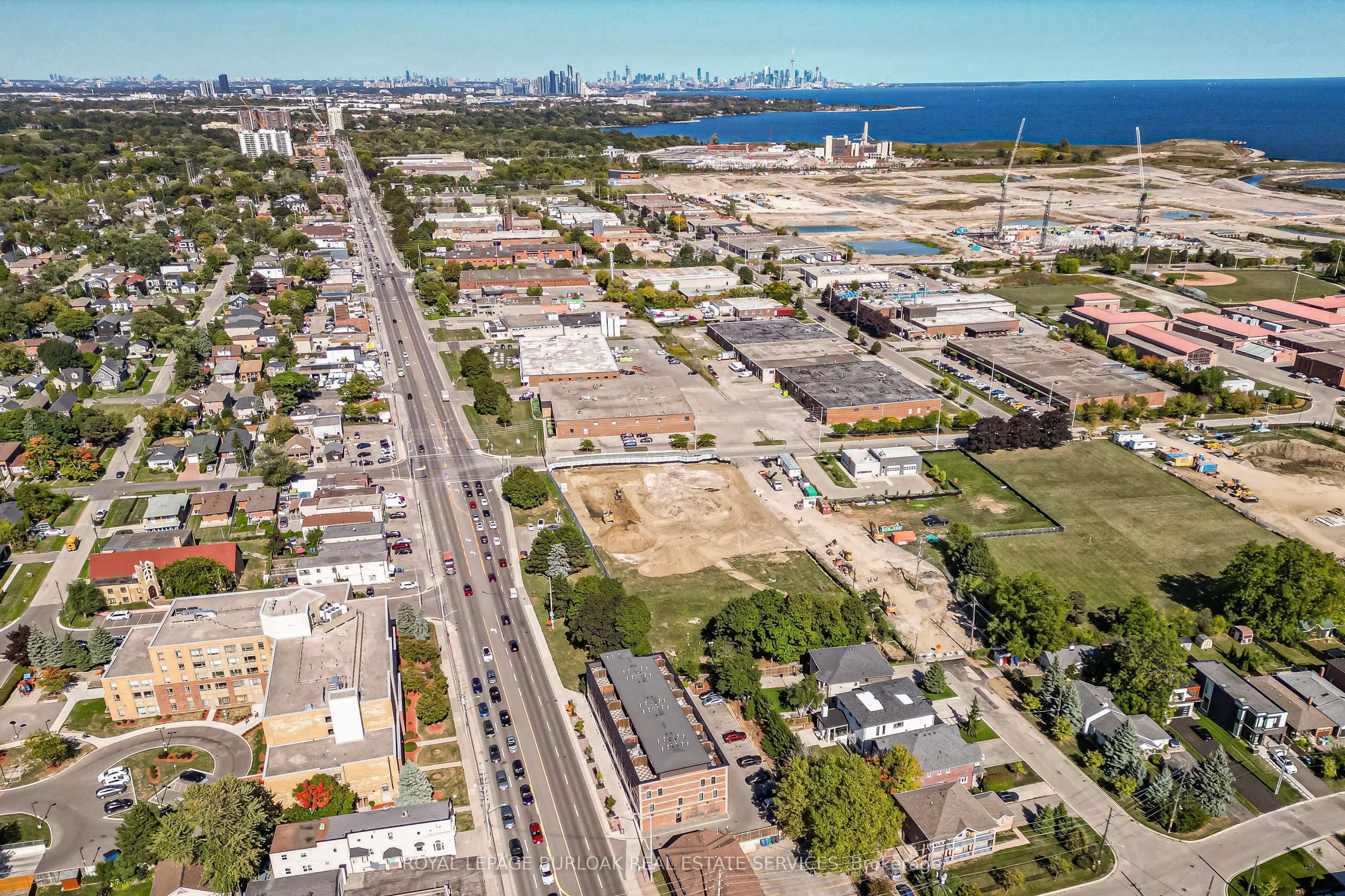 760 Lakeshore Road E, #207