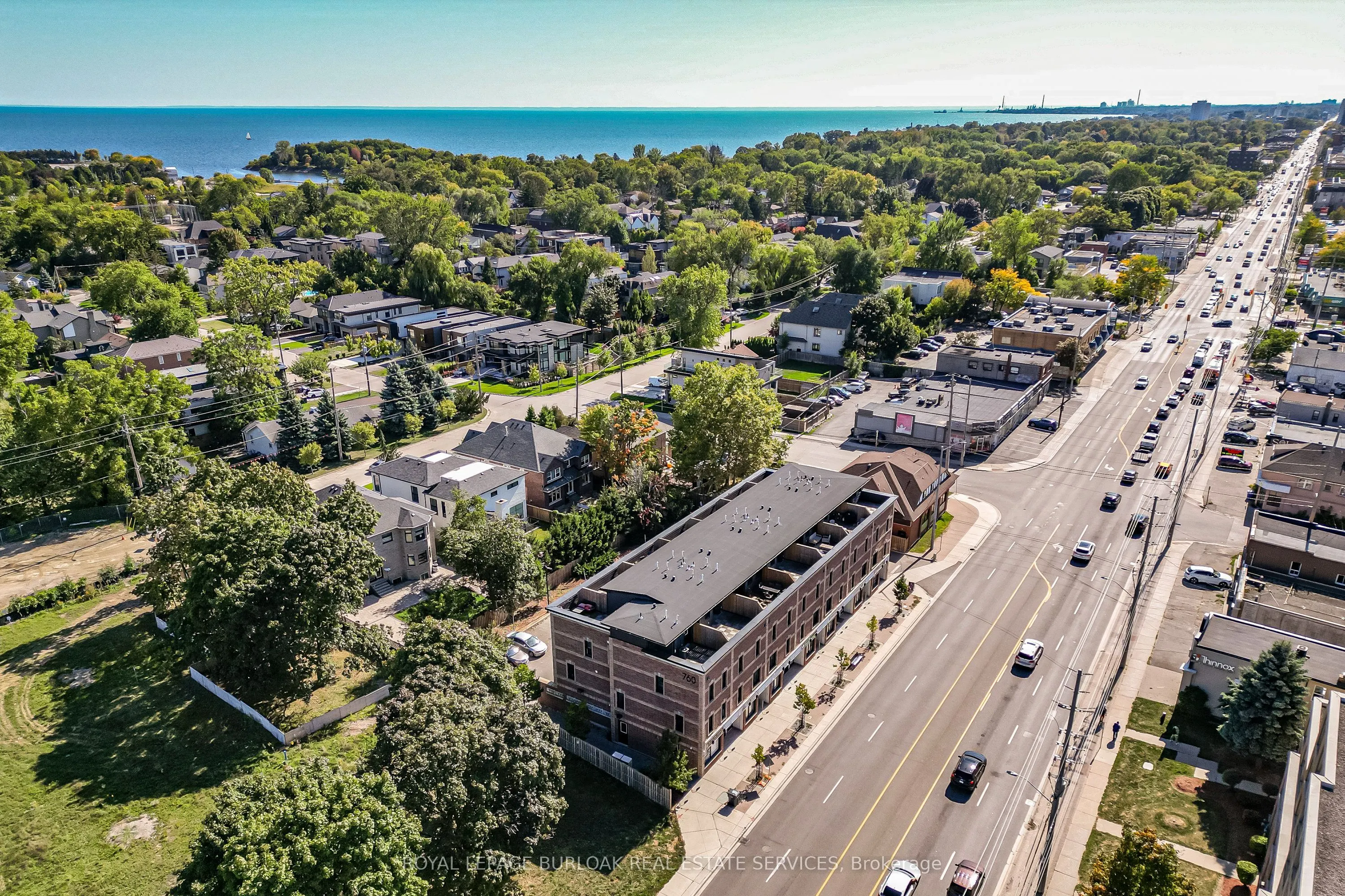 760 Lakeshore Road E, #207