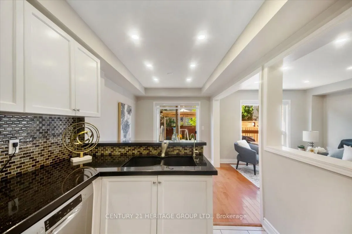 3954 Coachman Circle