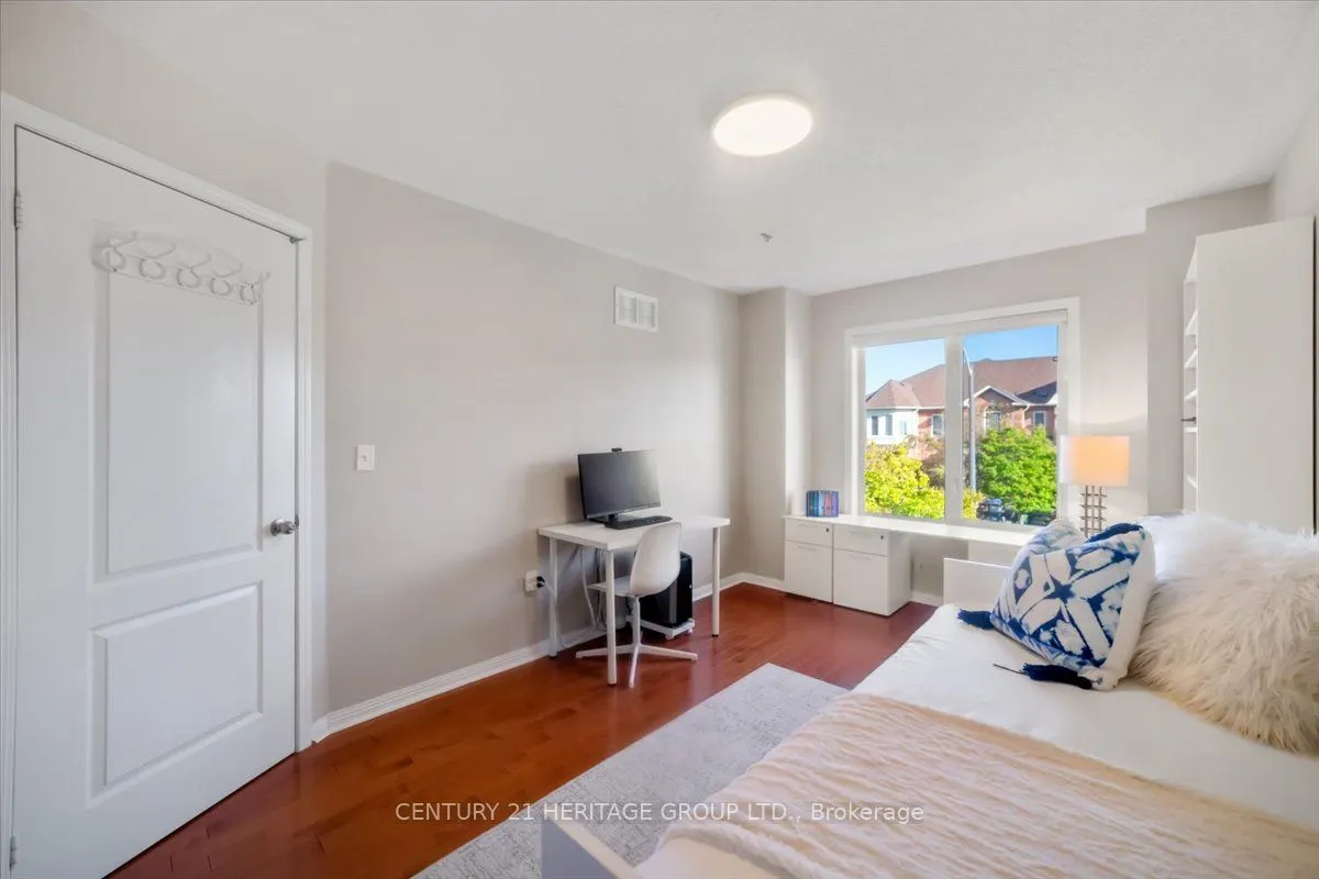 3954 Coachman Circle