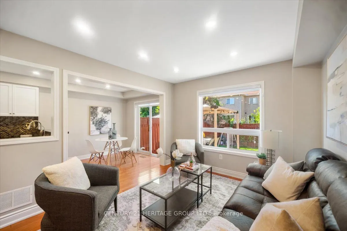 3954 Coachman Circle