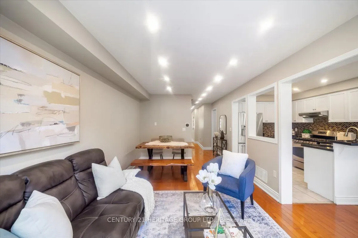 3954 Coachman Circle