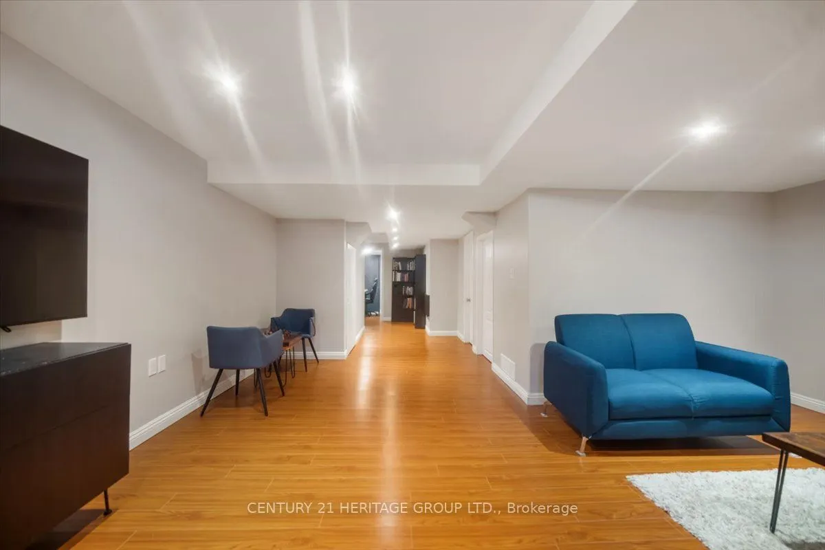 3954 Coachman Circle
