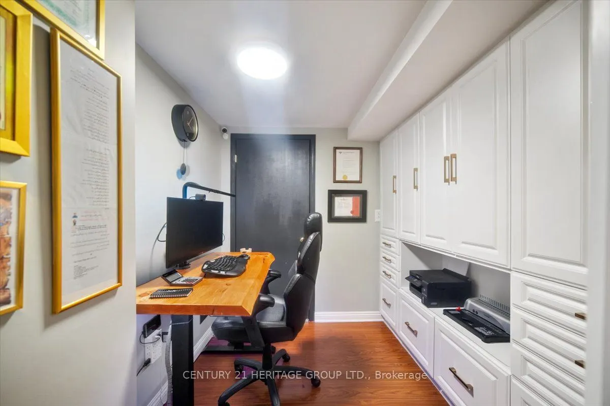 3954 Coachman Circle