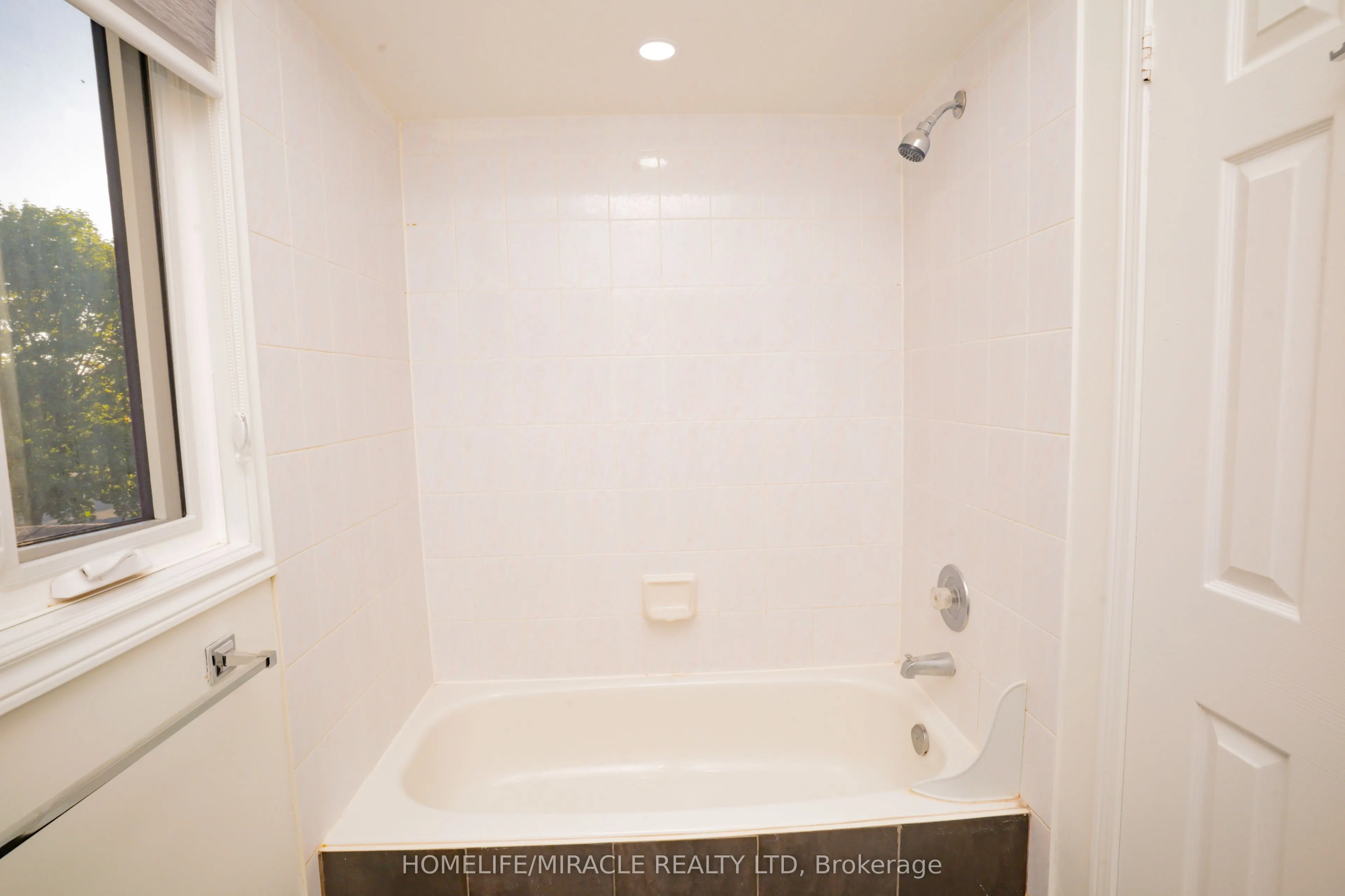 27 Killaloe Crescent