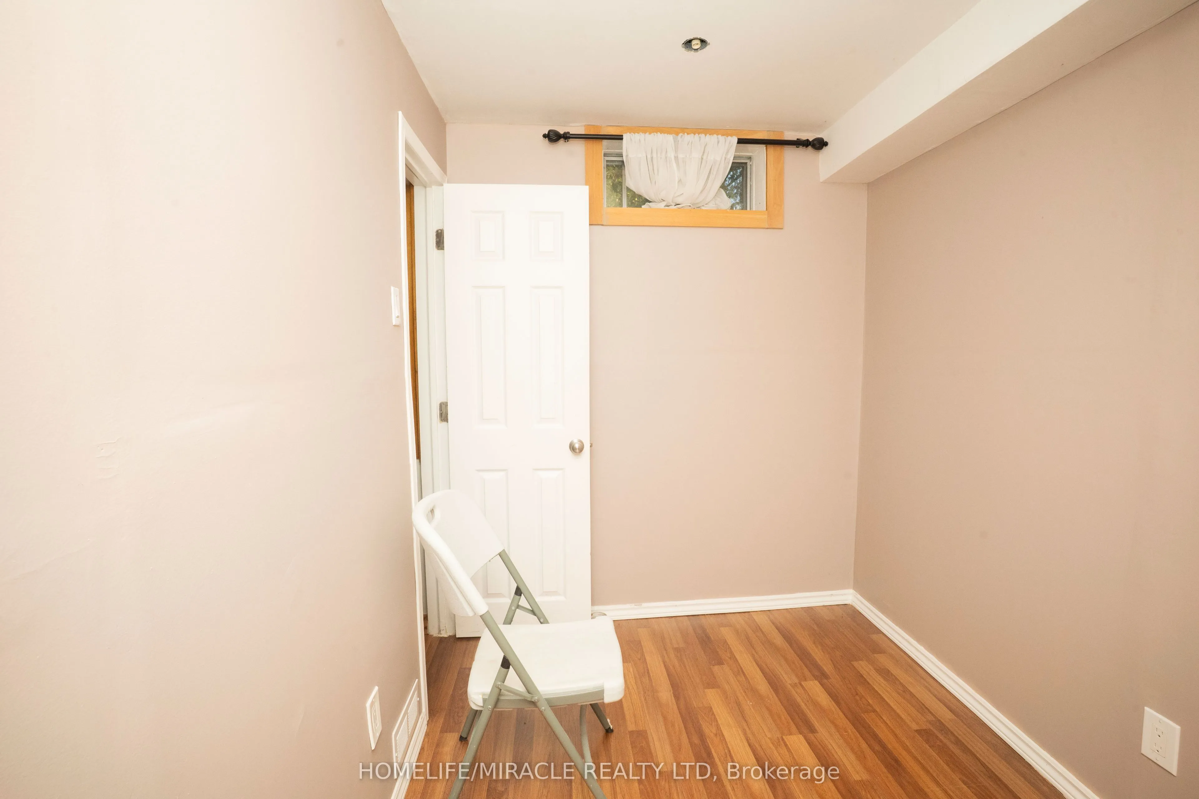 27 Killaloe Crescent