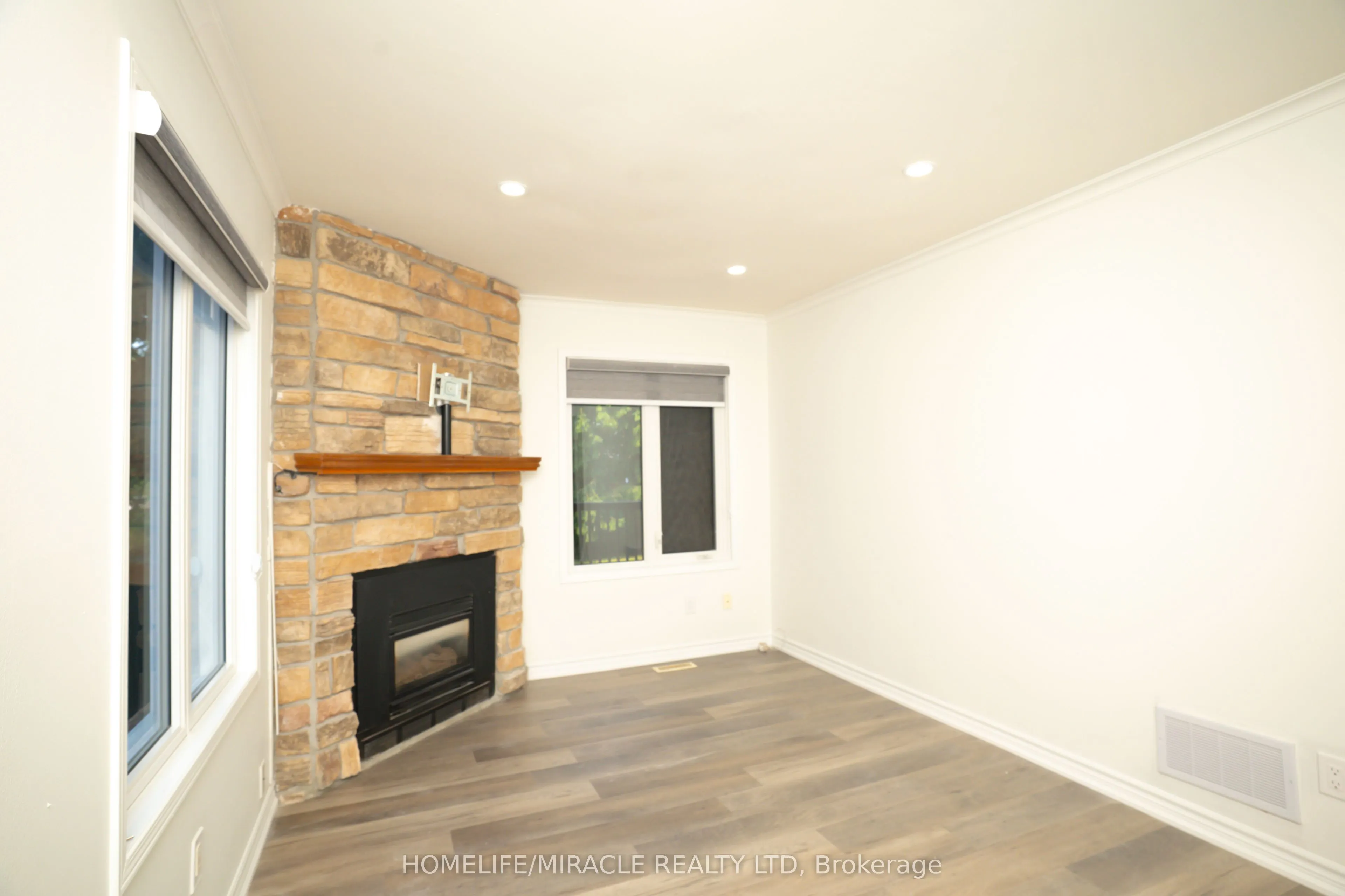 27 Killaloe Crescent