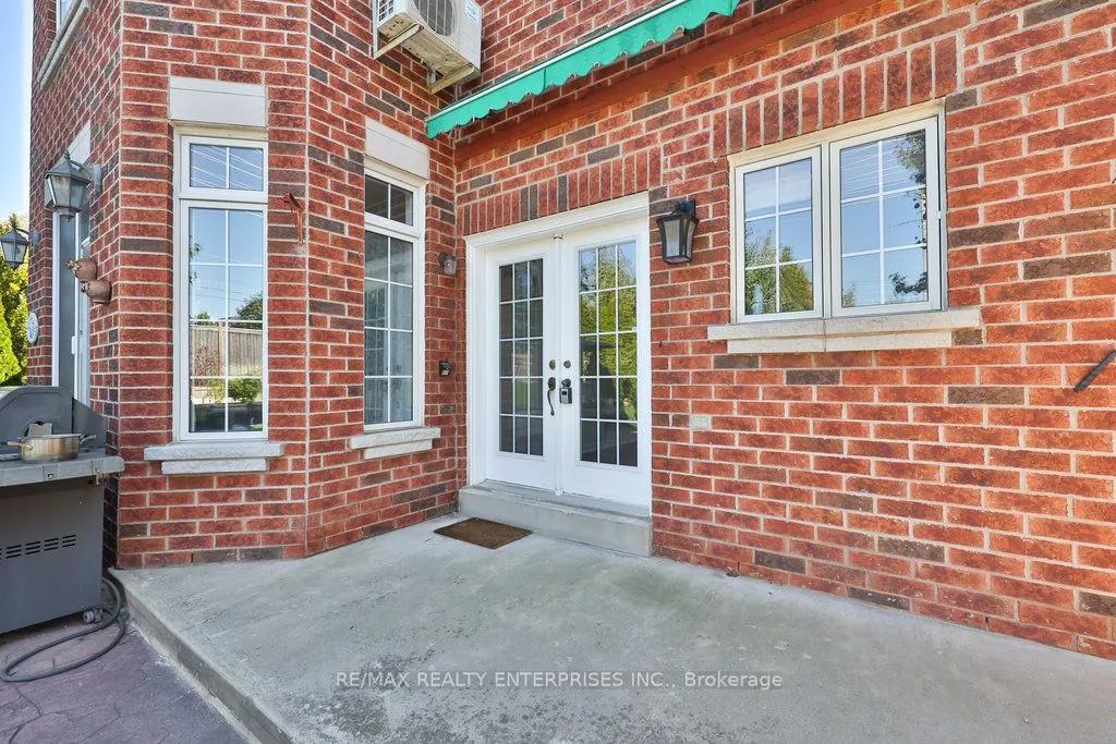 37 Castlegate Boulevard