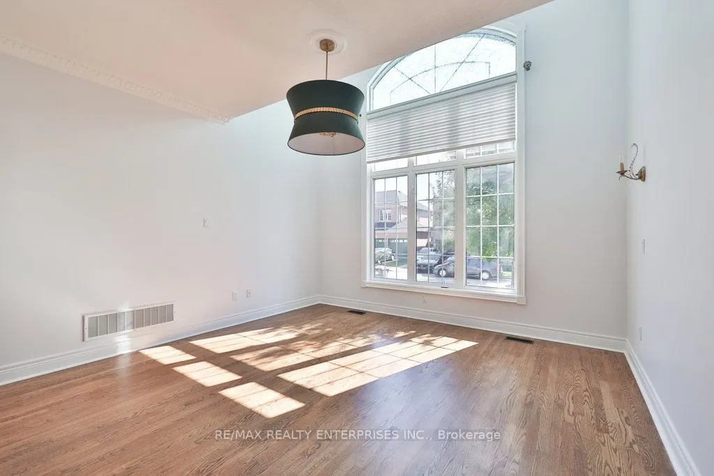37 Castlegate Boulevard