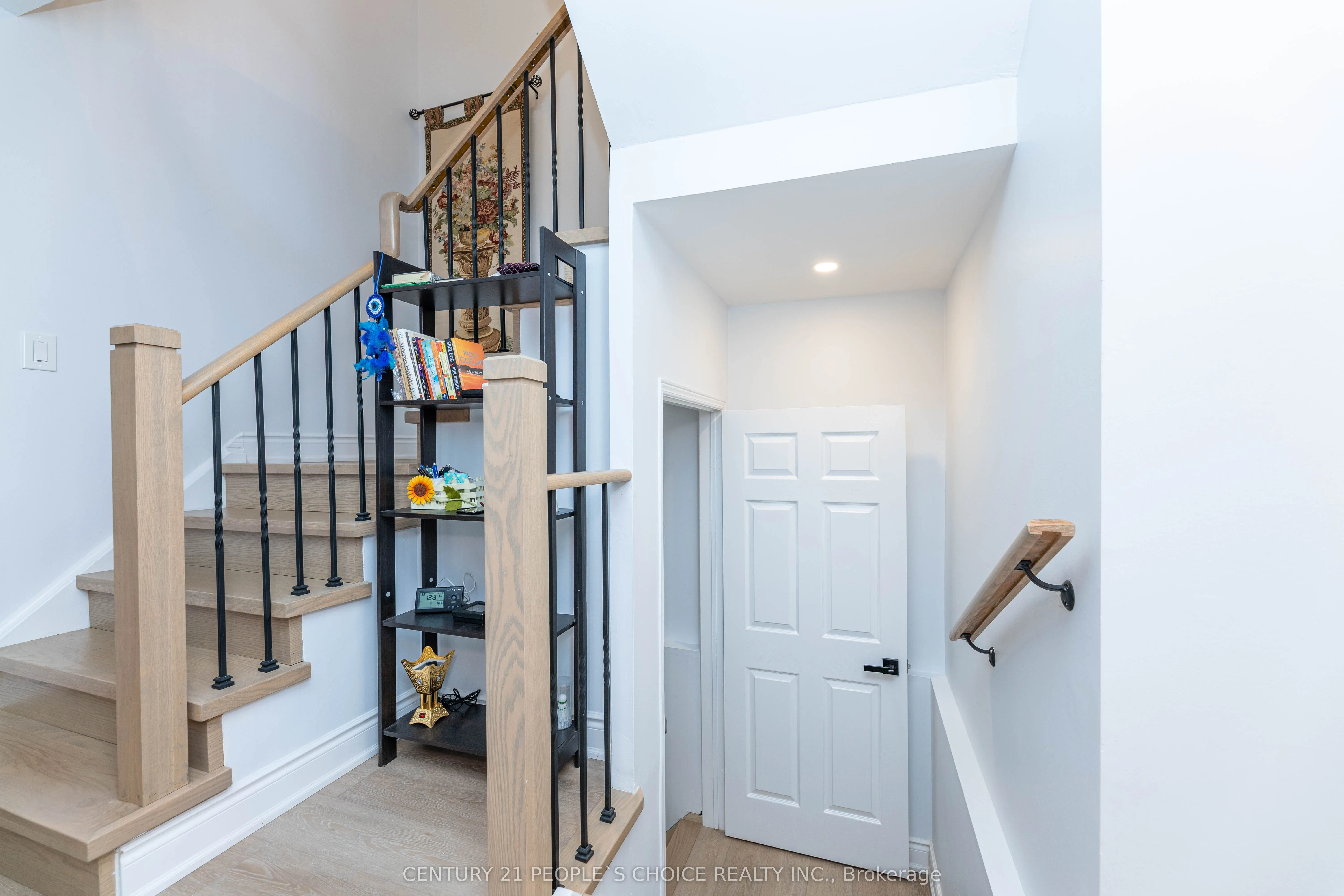 365 Tailfeather Crescent, #30