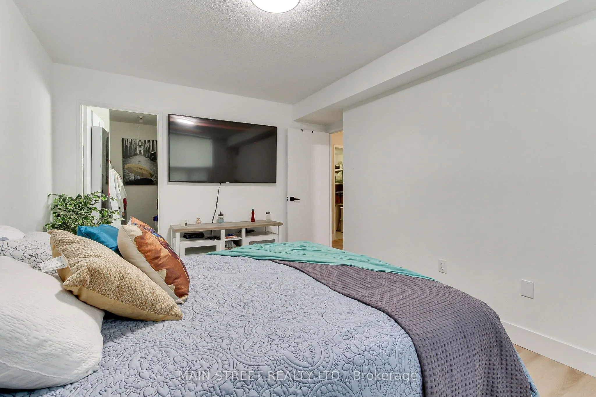 355 Rathburn Road E, #307