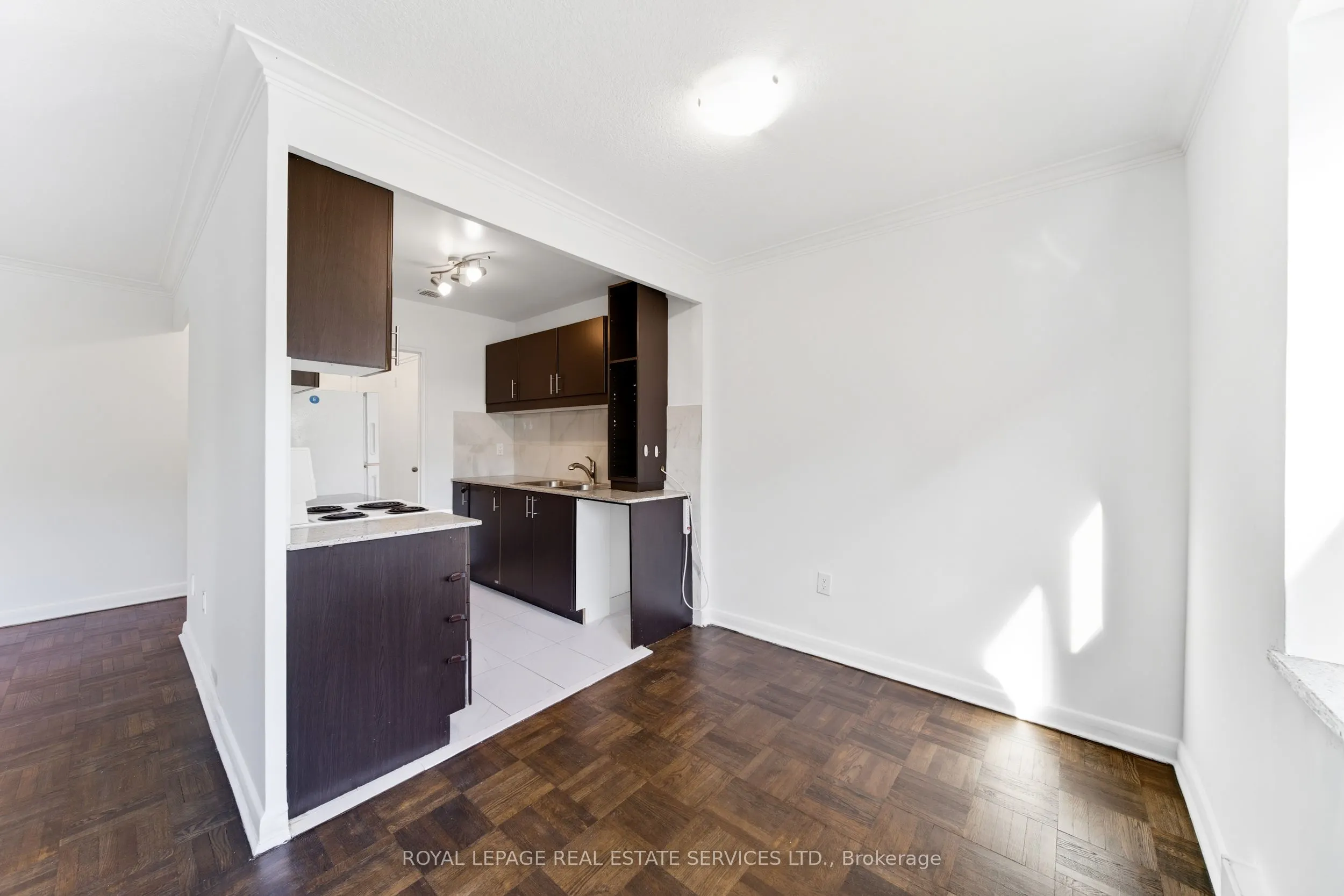 167 Stephen Drive, #207