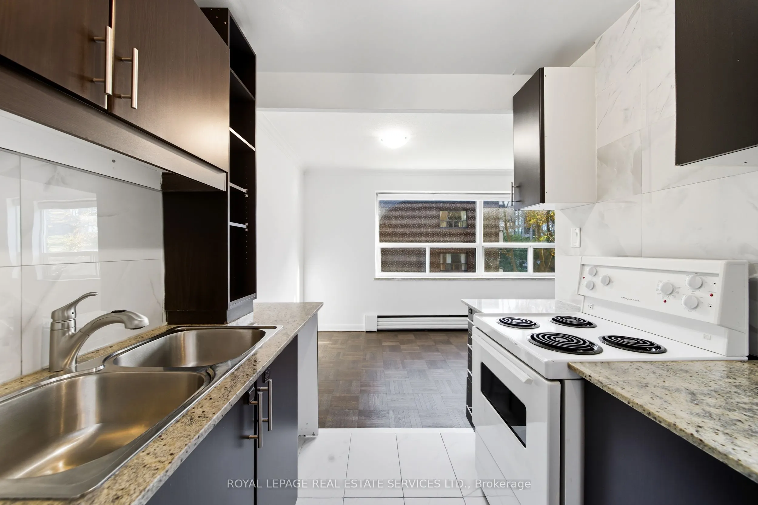 167 Stephen Drive, #207