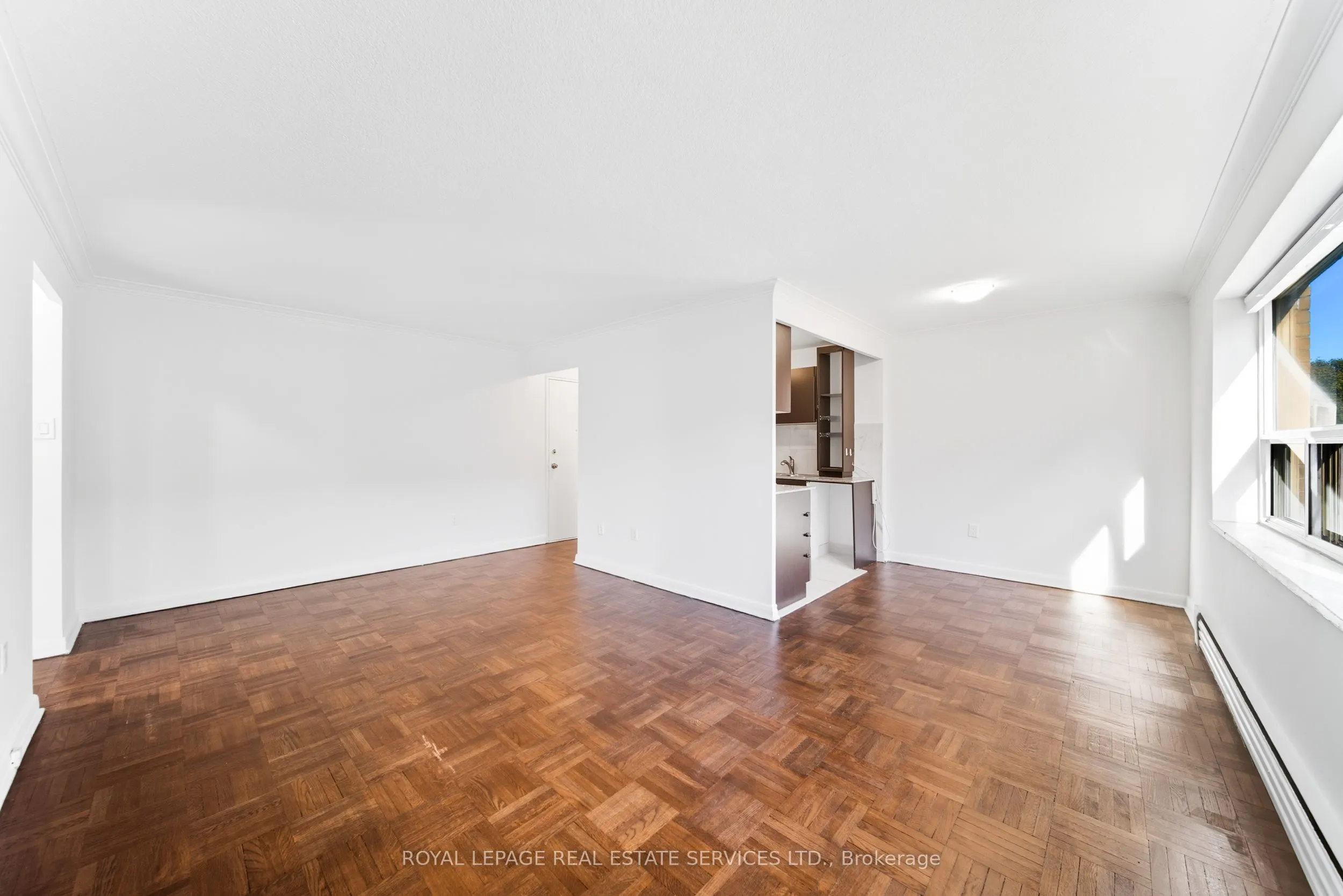 167 Stephen Drive, #207