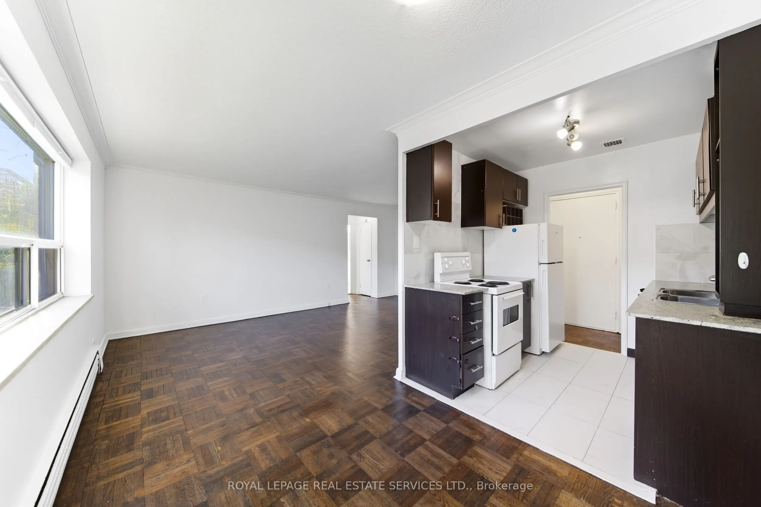 167 Stephen Drive, #207