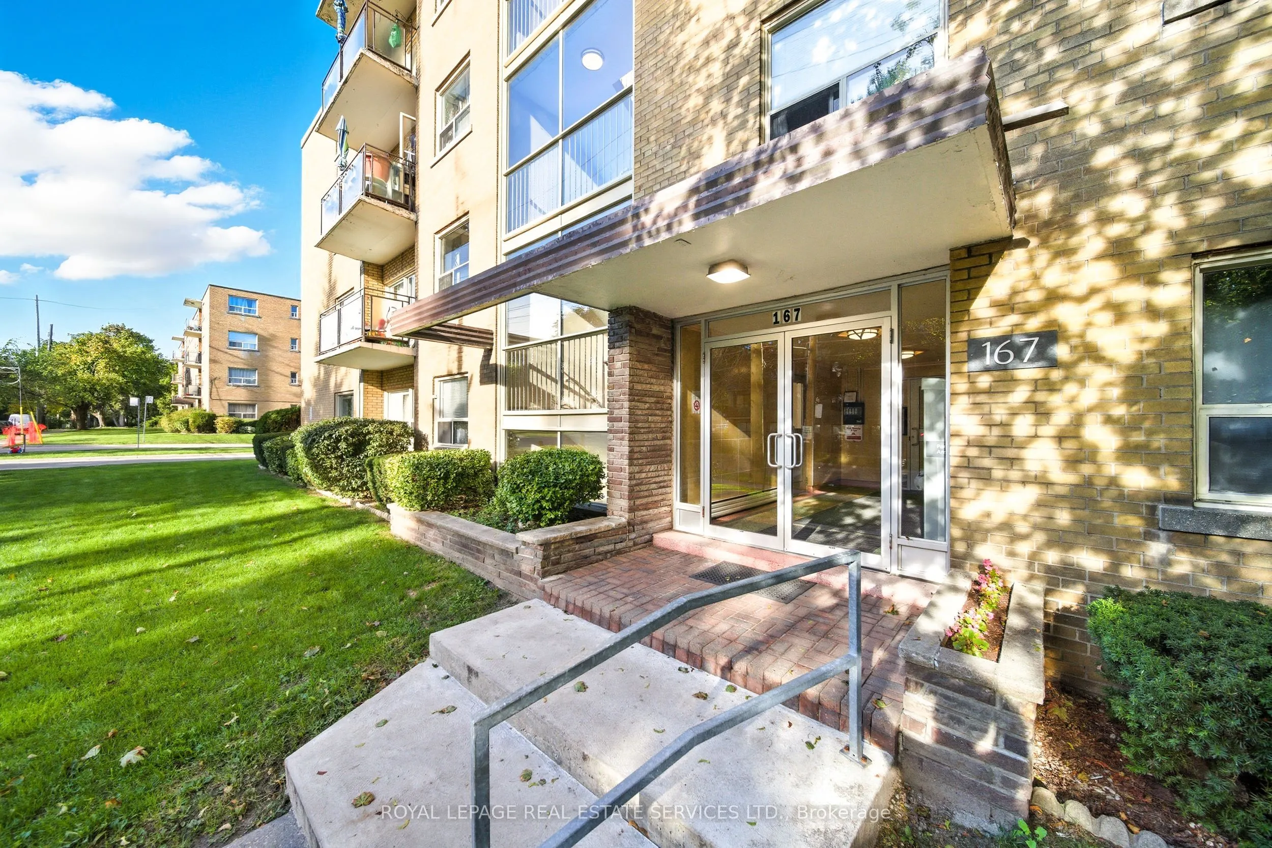 167 Stephen Drive, #207