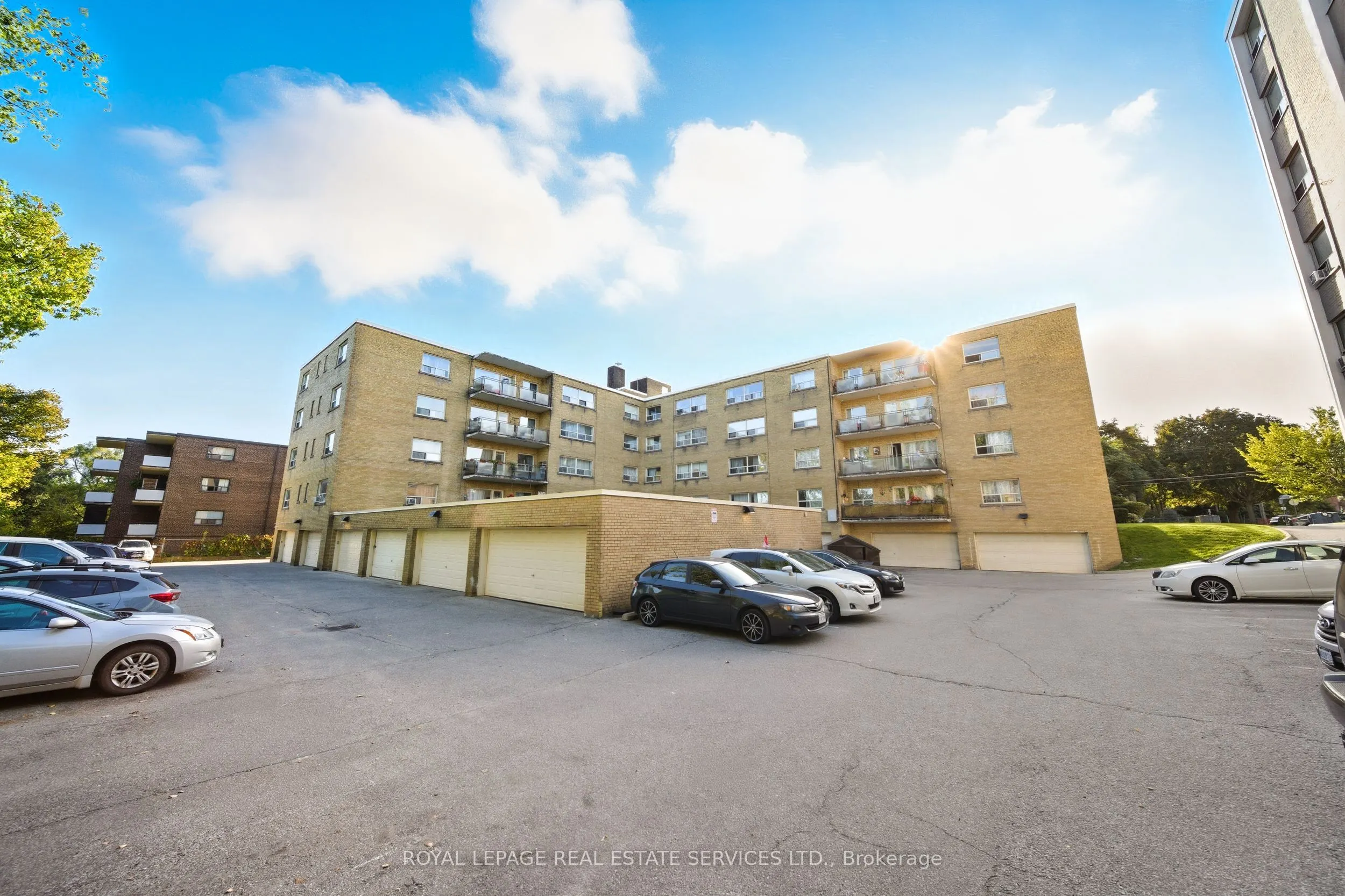 167 Stephen Drive, #207