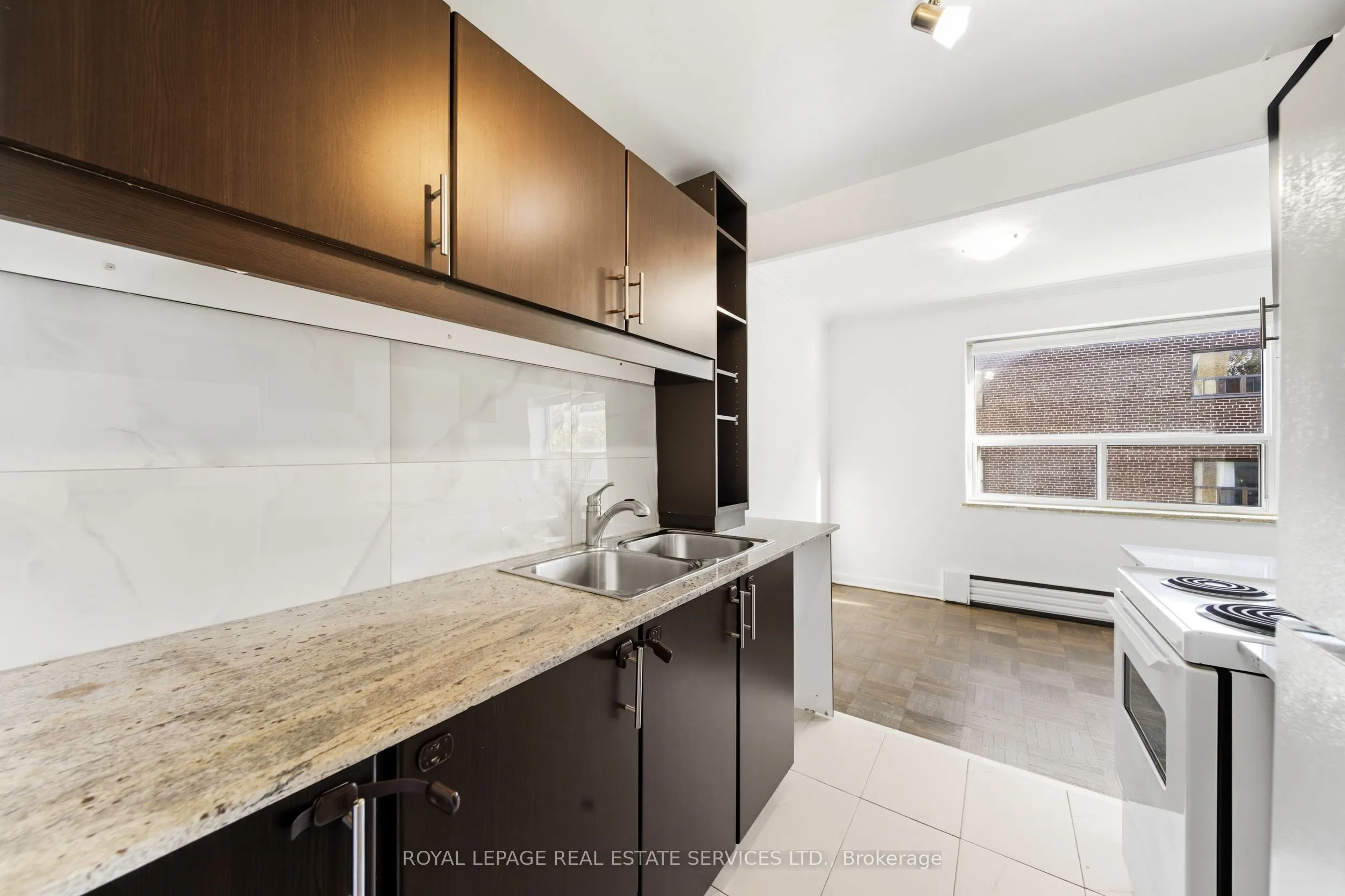167 Stephen Drive, #207